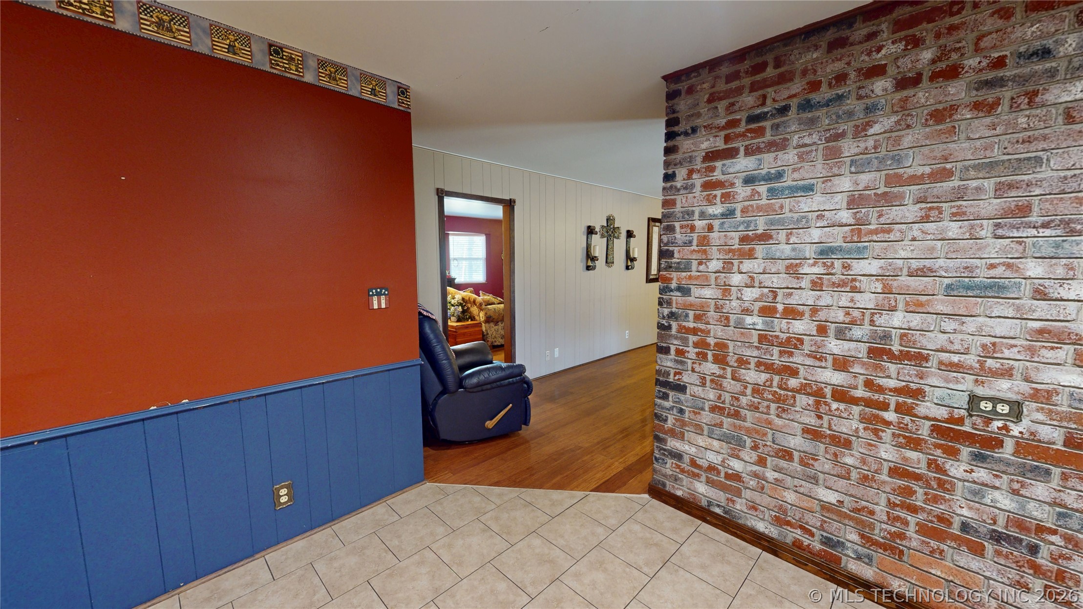 1005 S Broadway