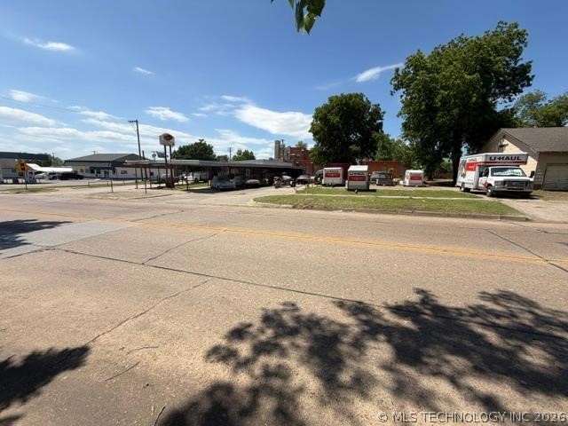 200 N Hinckley