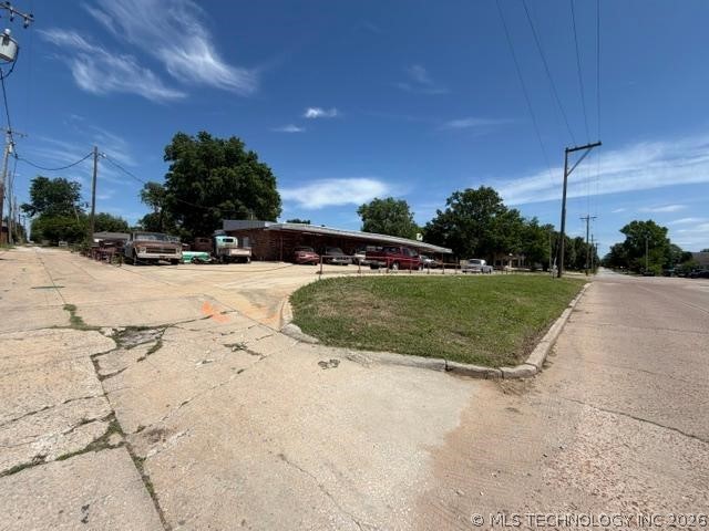 200 N Hinckley