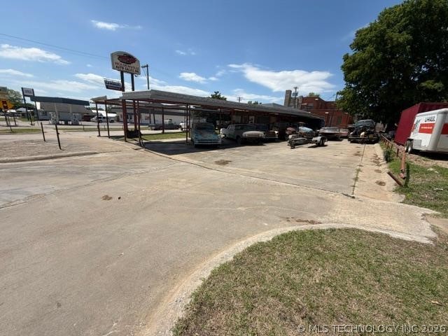 200 N Hinckley