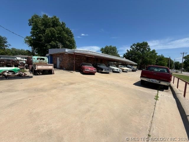 200 N Hinckley