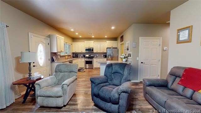 1831 E Oak Hills