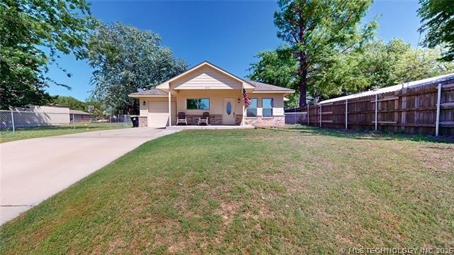1831 E Oak Hills