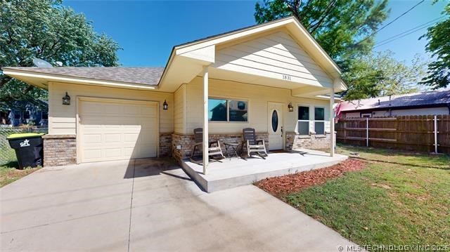 1831 E Oak Hills