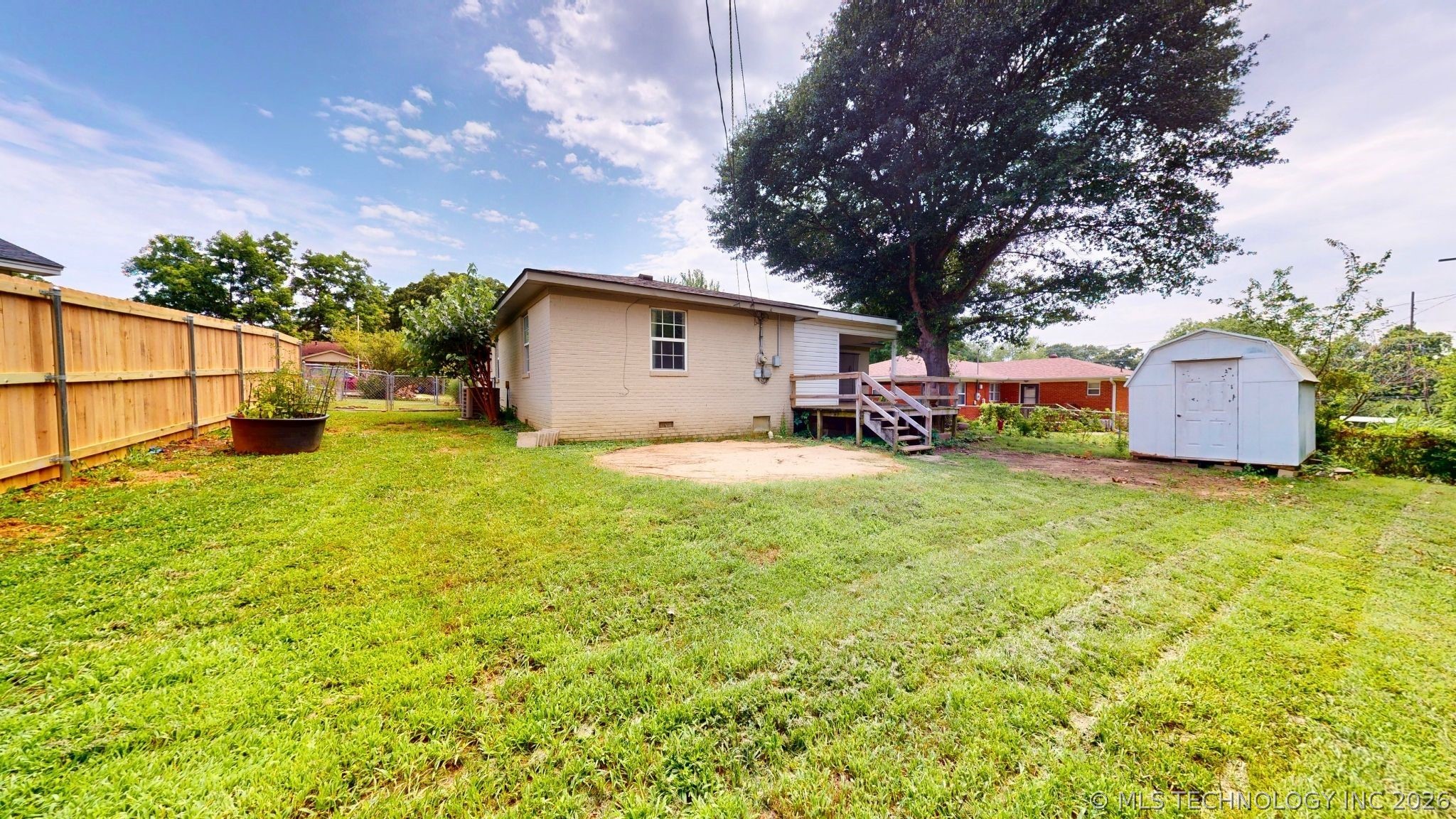 1830 E 17th