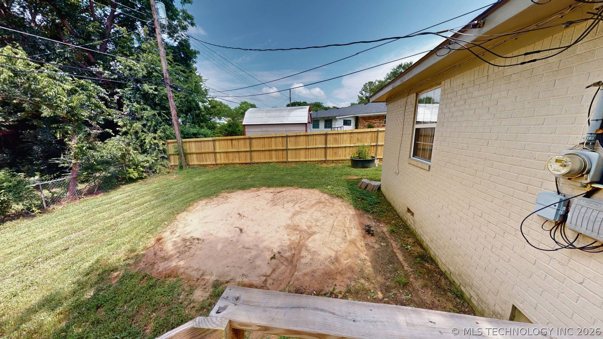 1830 E 17th