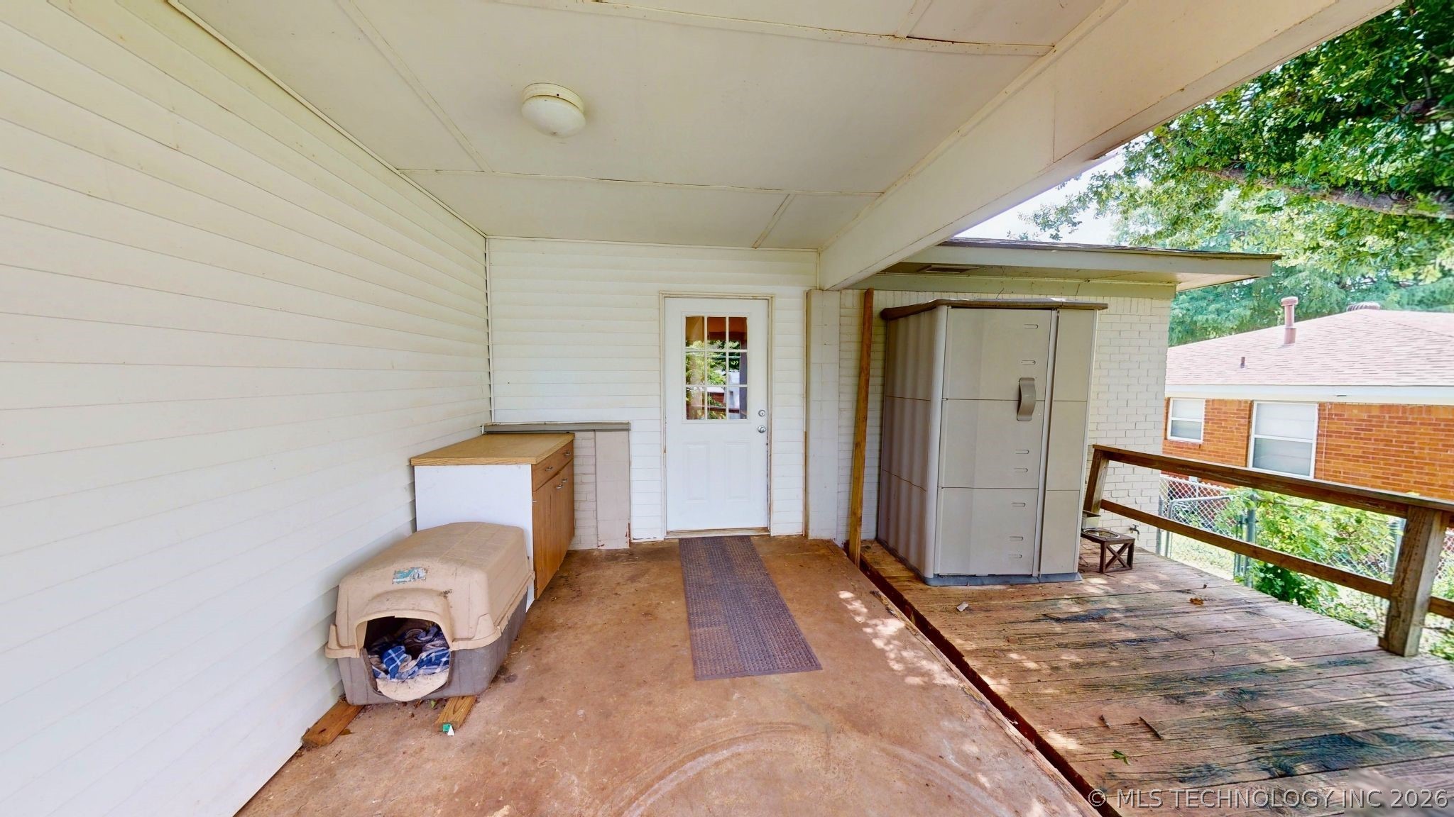 1830 E 17th
