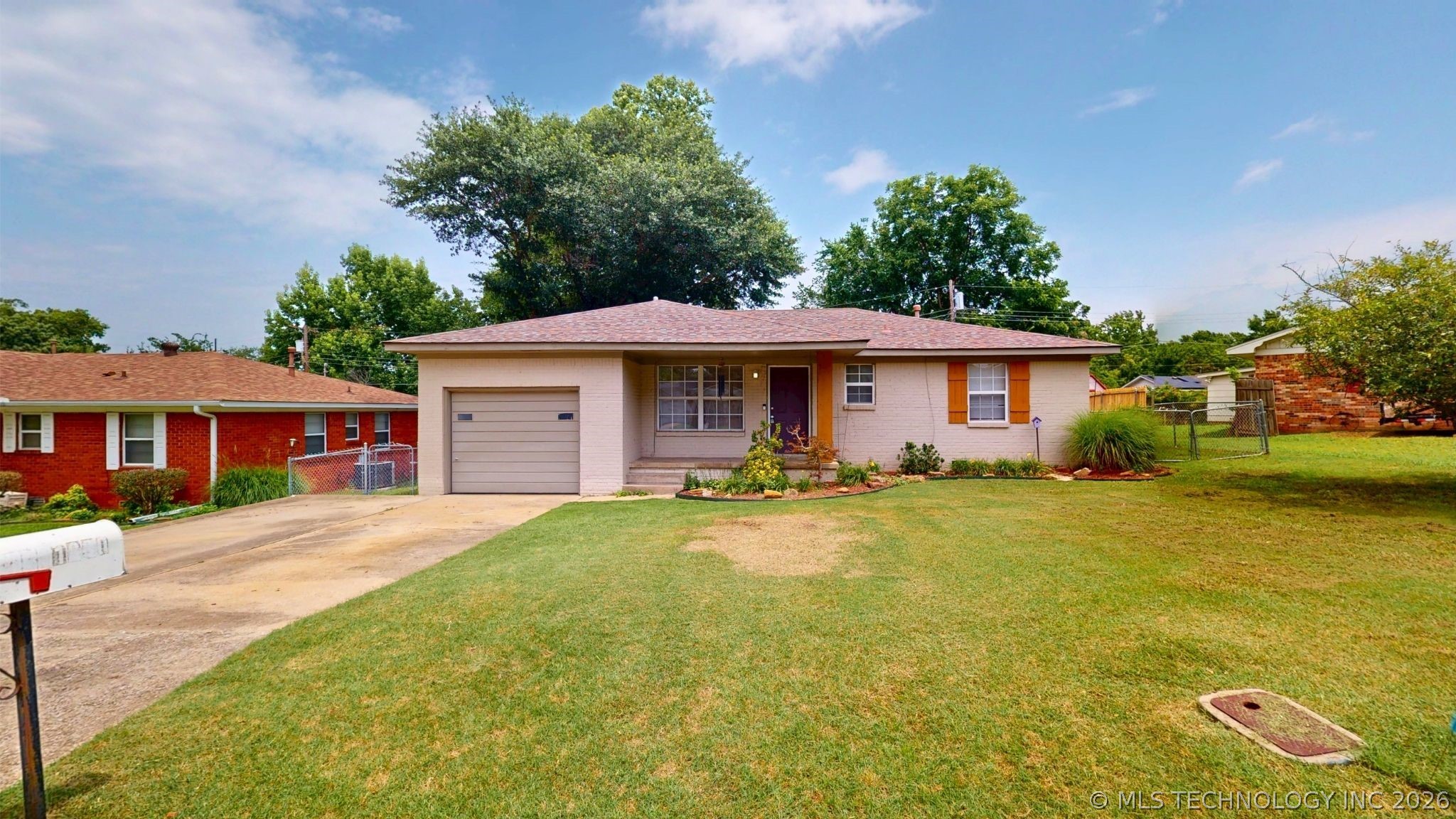 1830 E 17th