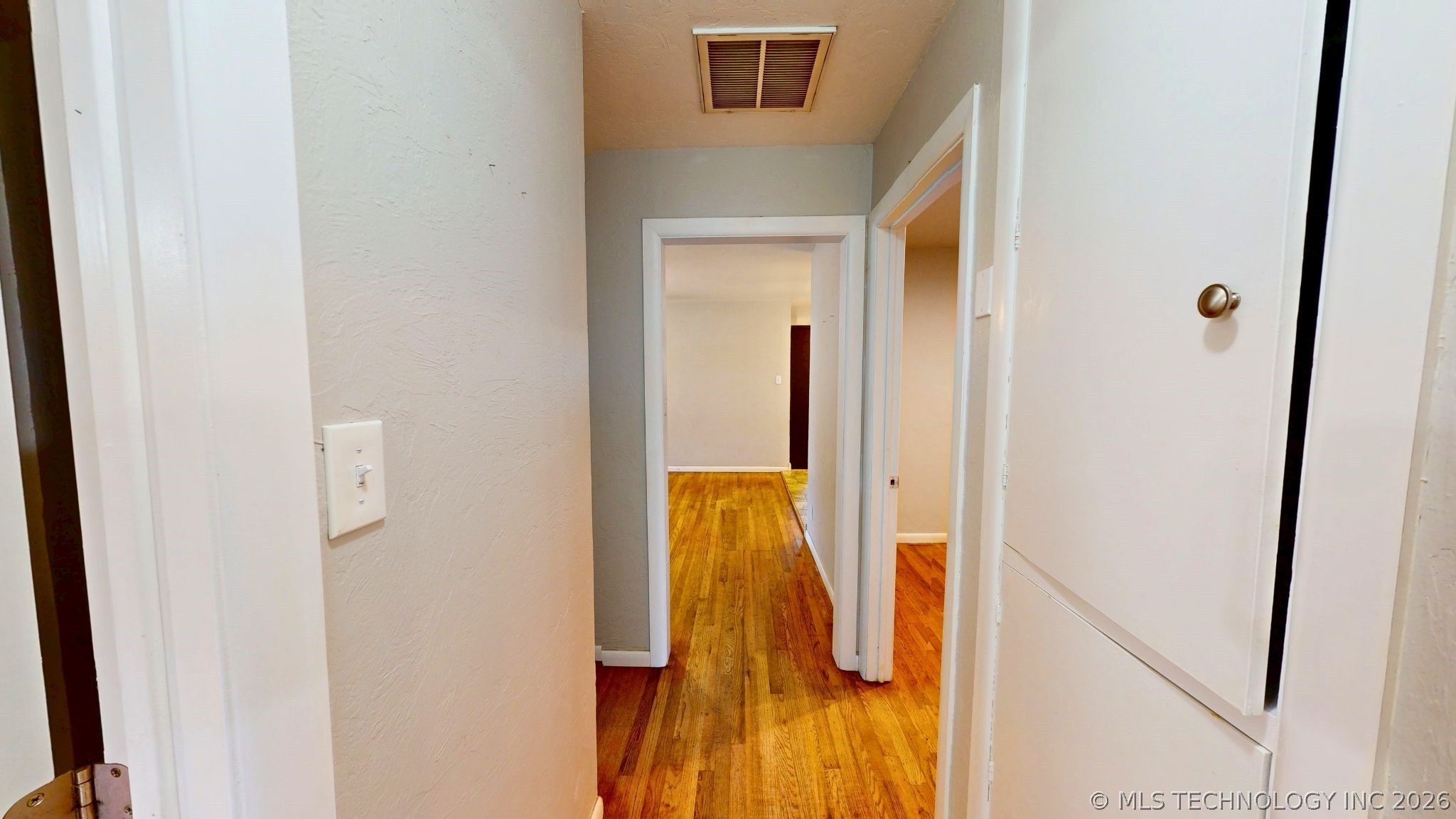 1830 E 17th