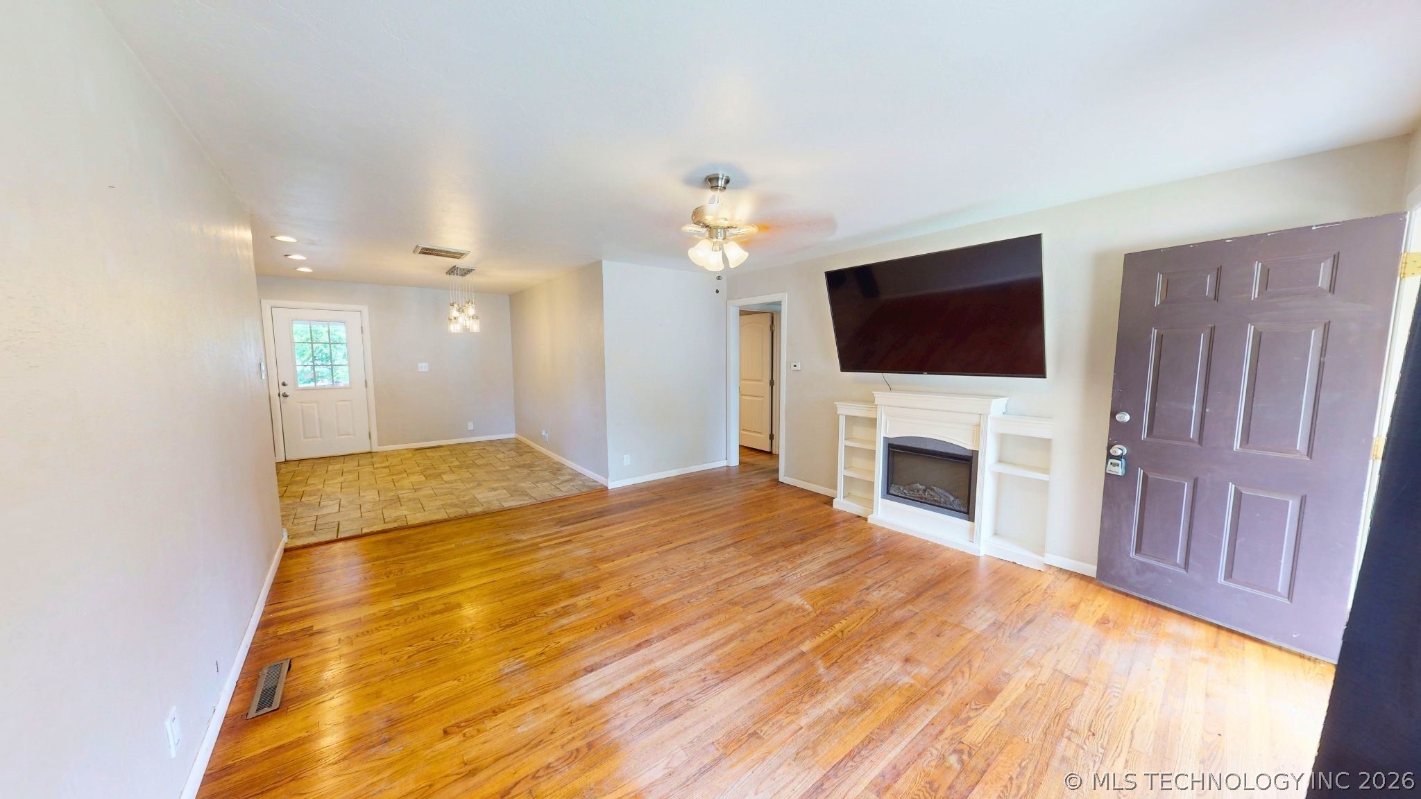 1830 E 17th