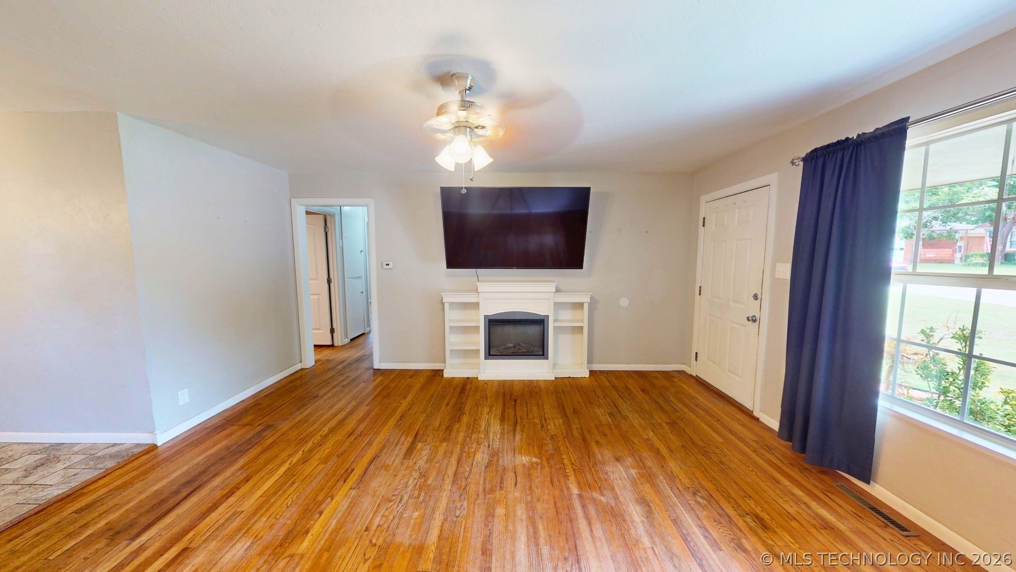 1830 E 17th
