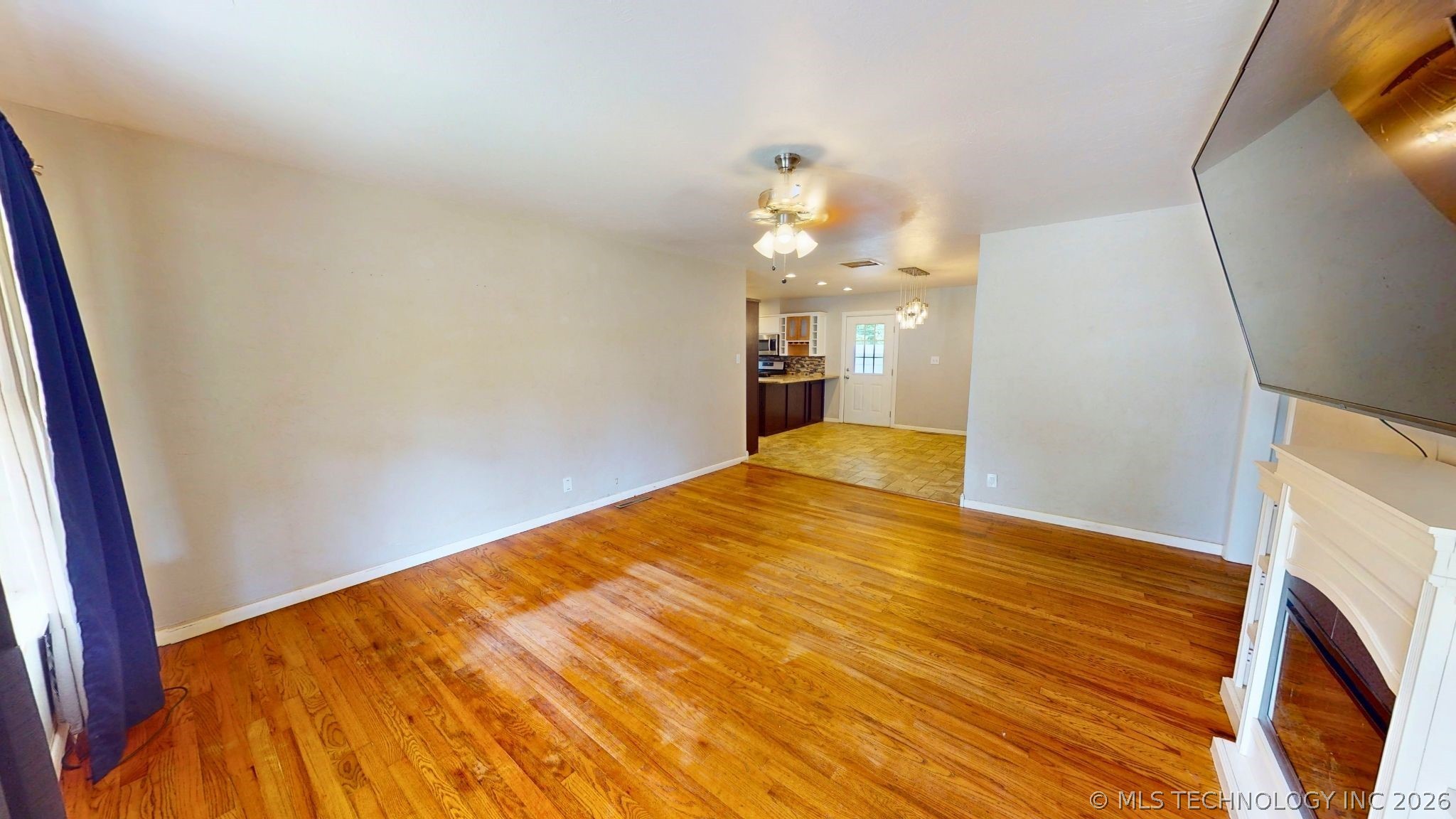 1830 E 17th