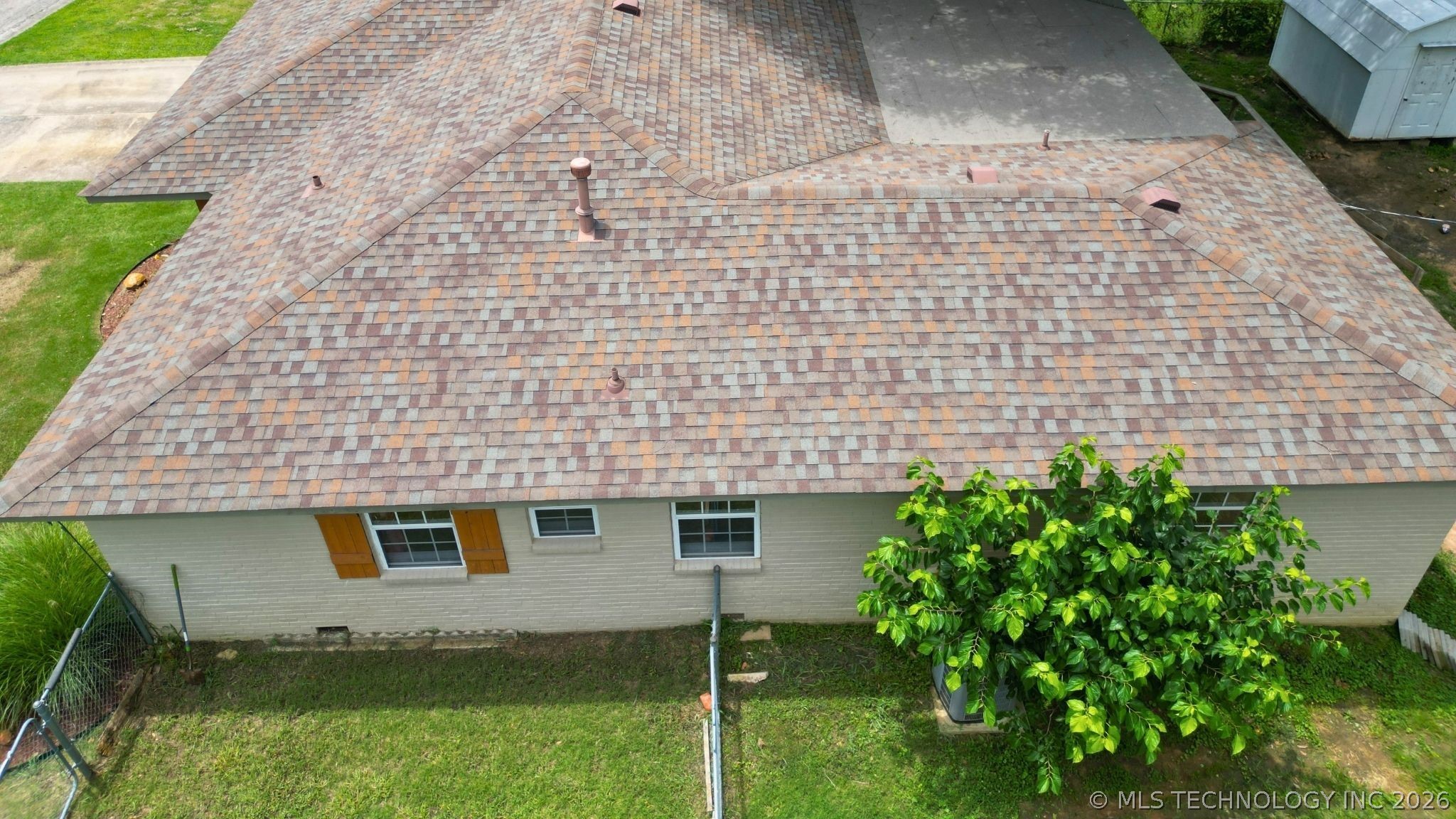 1830 E 17th