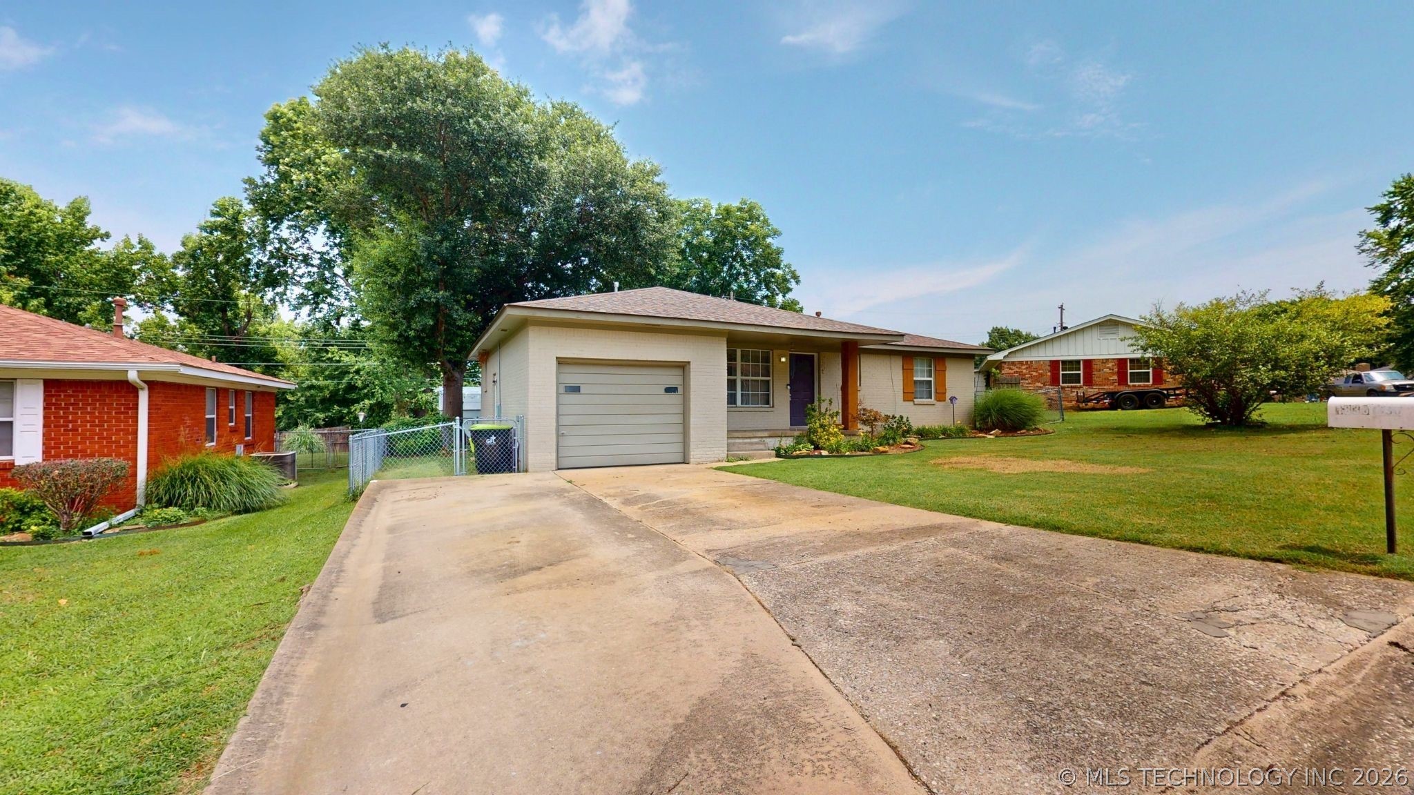 1830 E 17th
