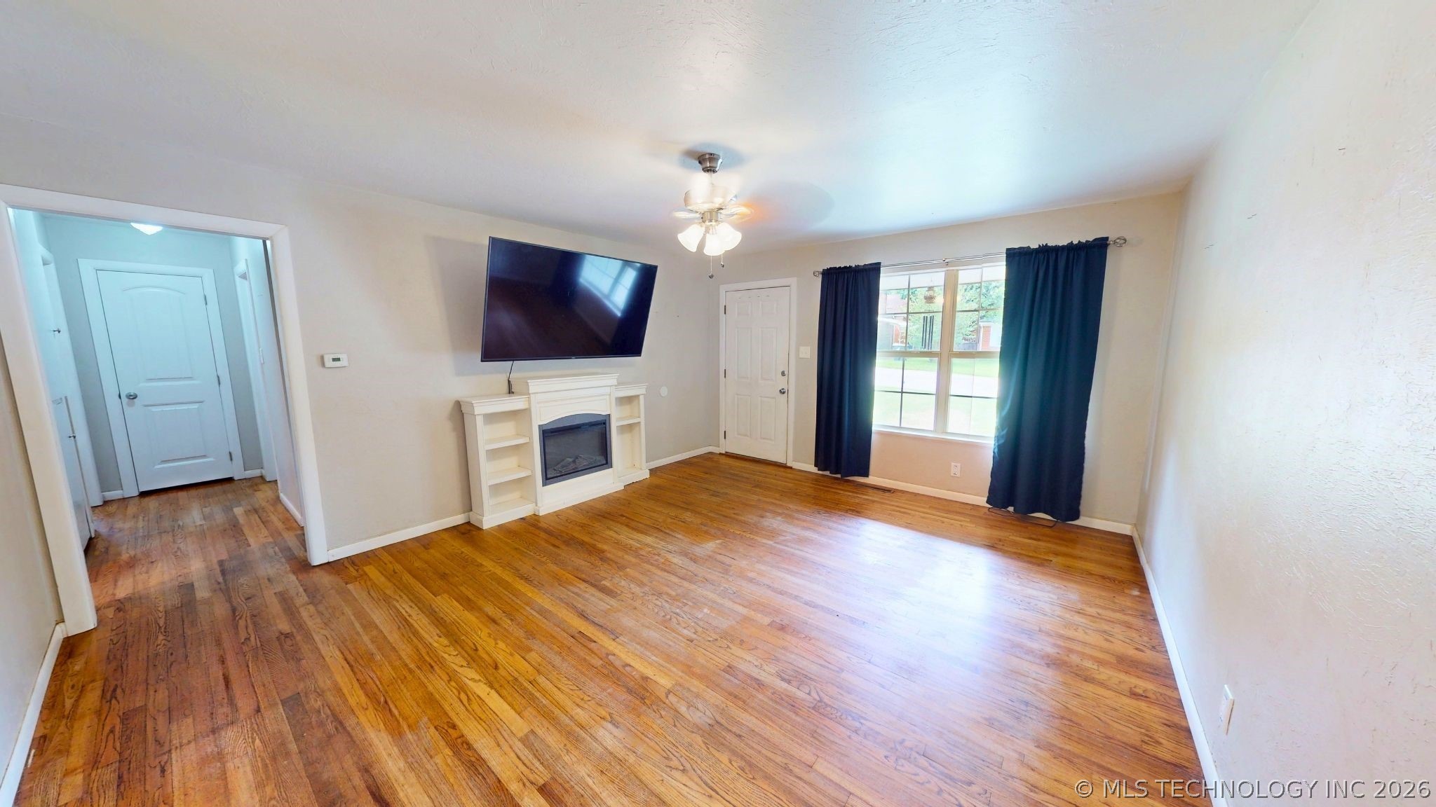 1830 E 17th