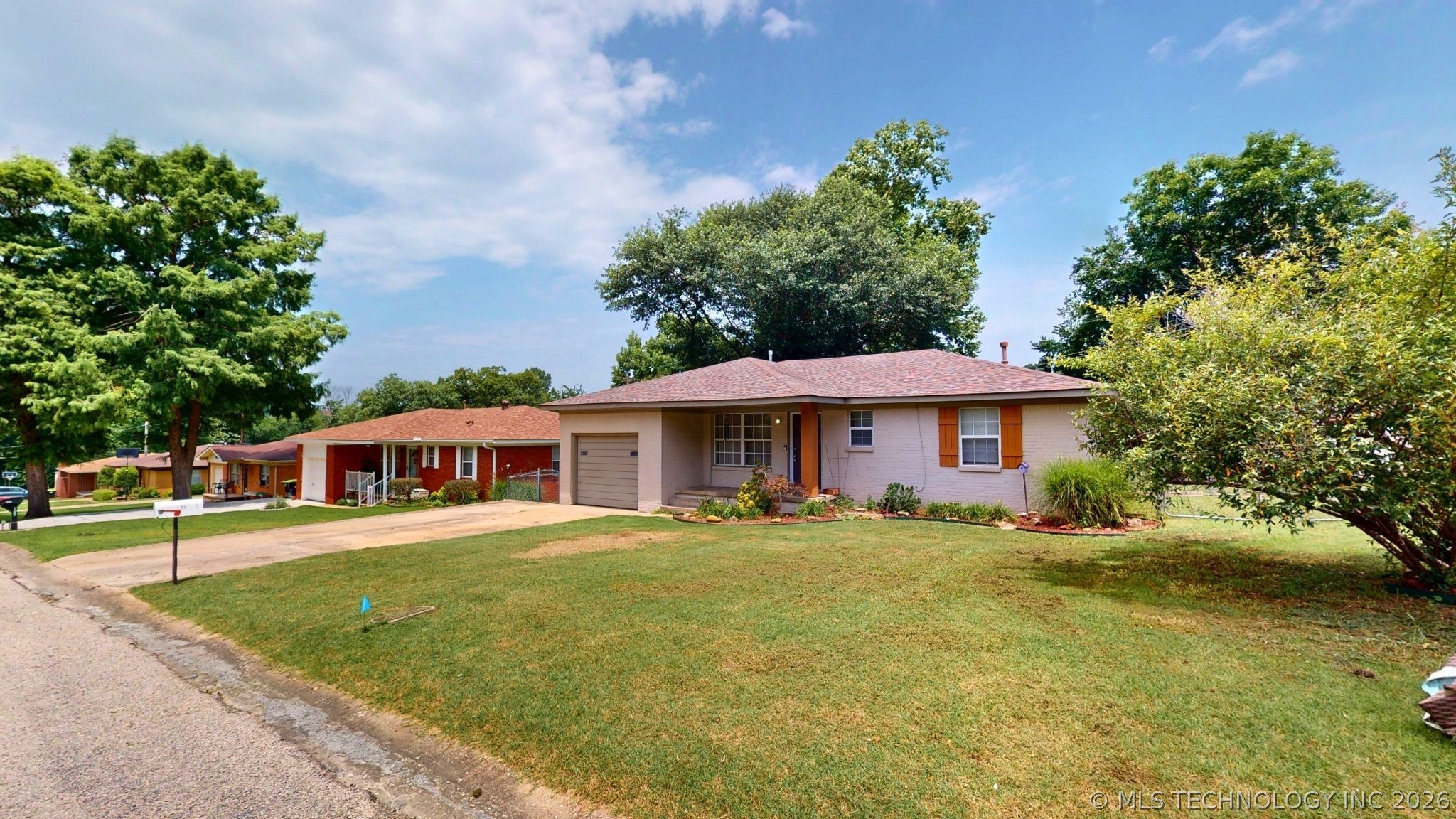 1830 E 17th