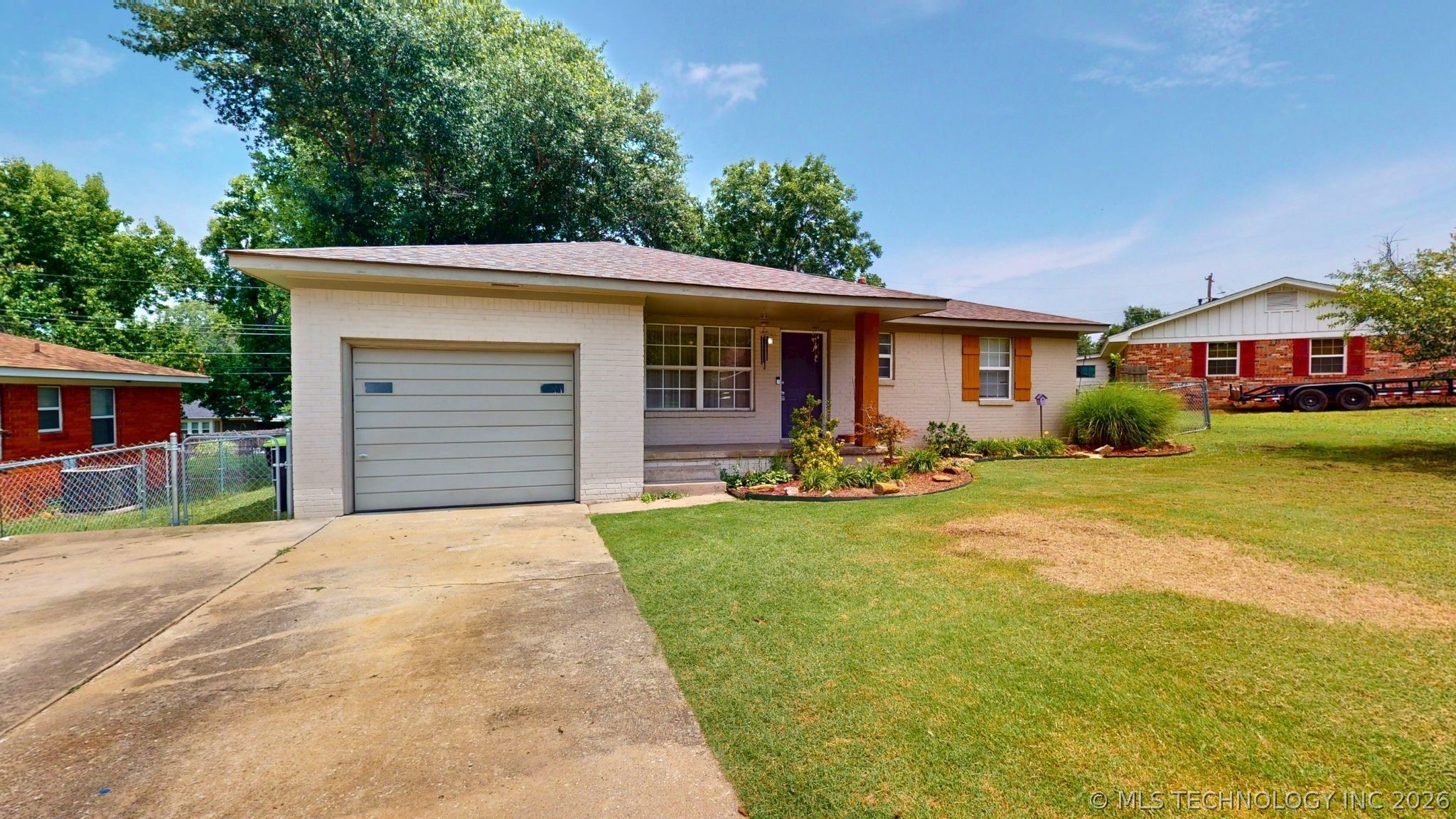 1830 E 17th
