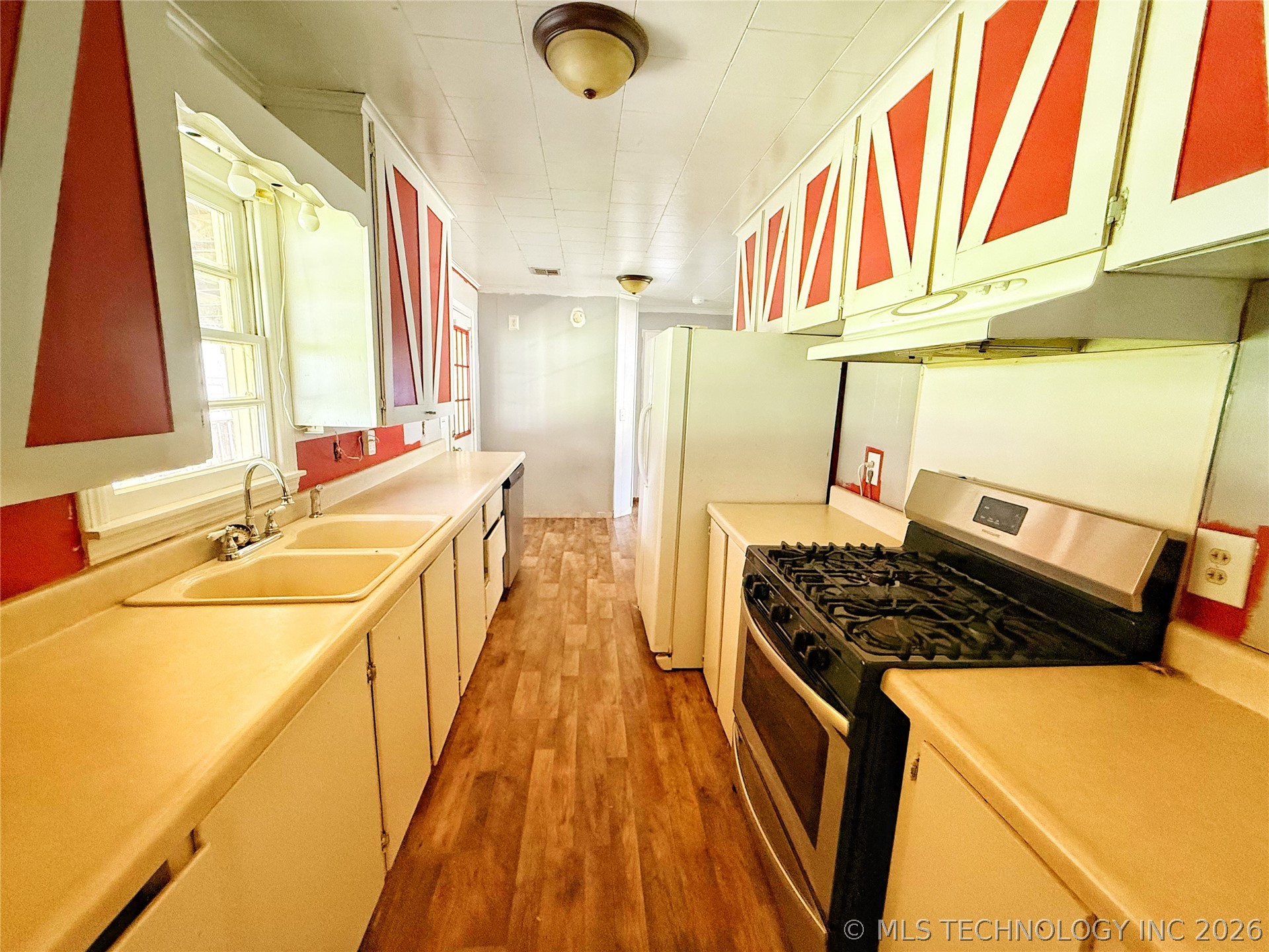719 N Kelker