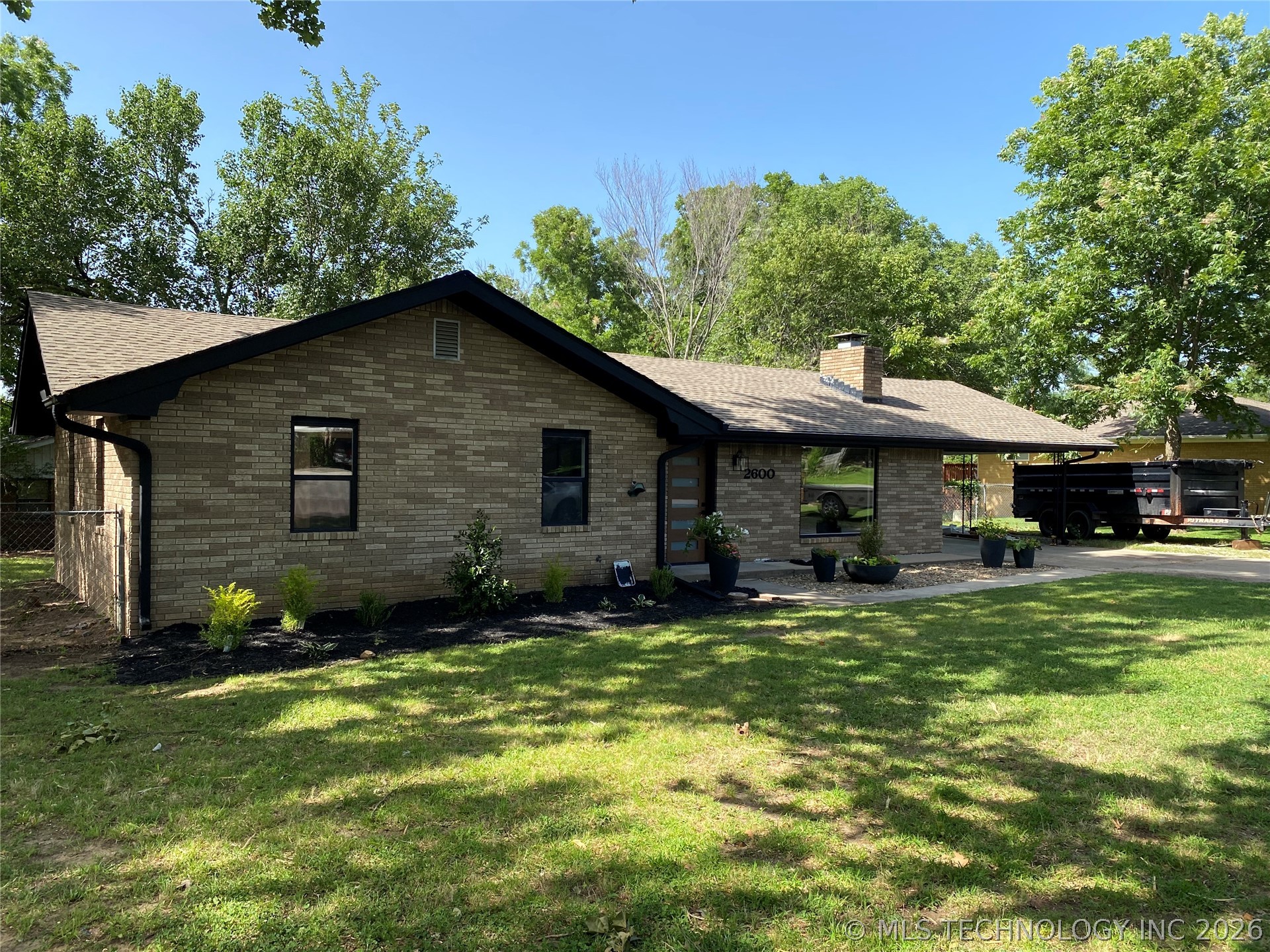 2600 Woodland