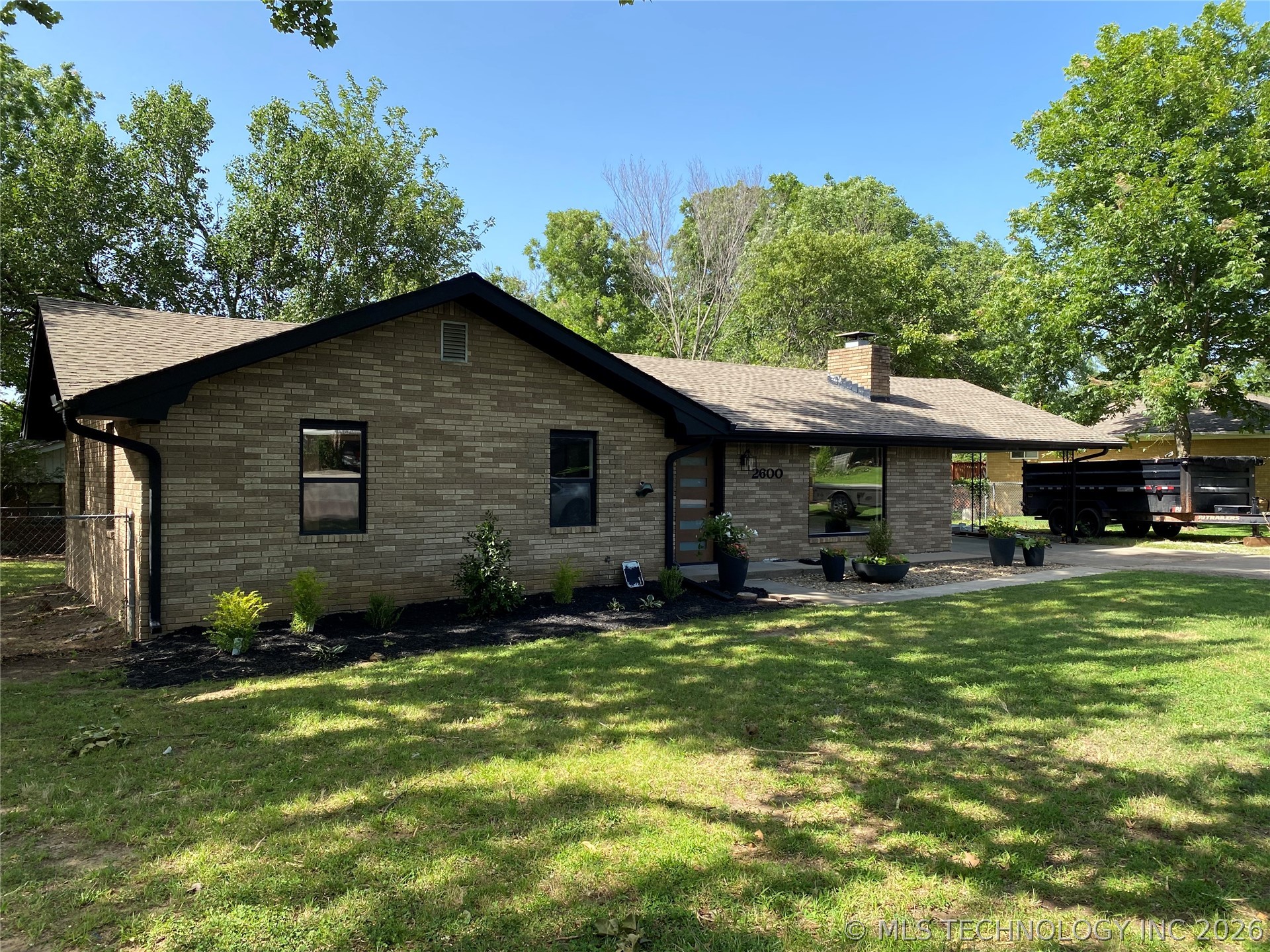 2600 Woodland