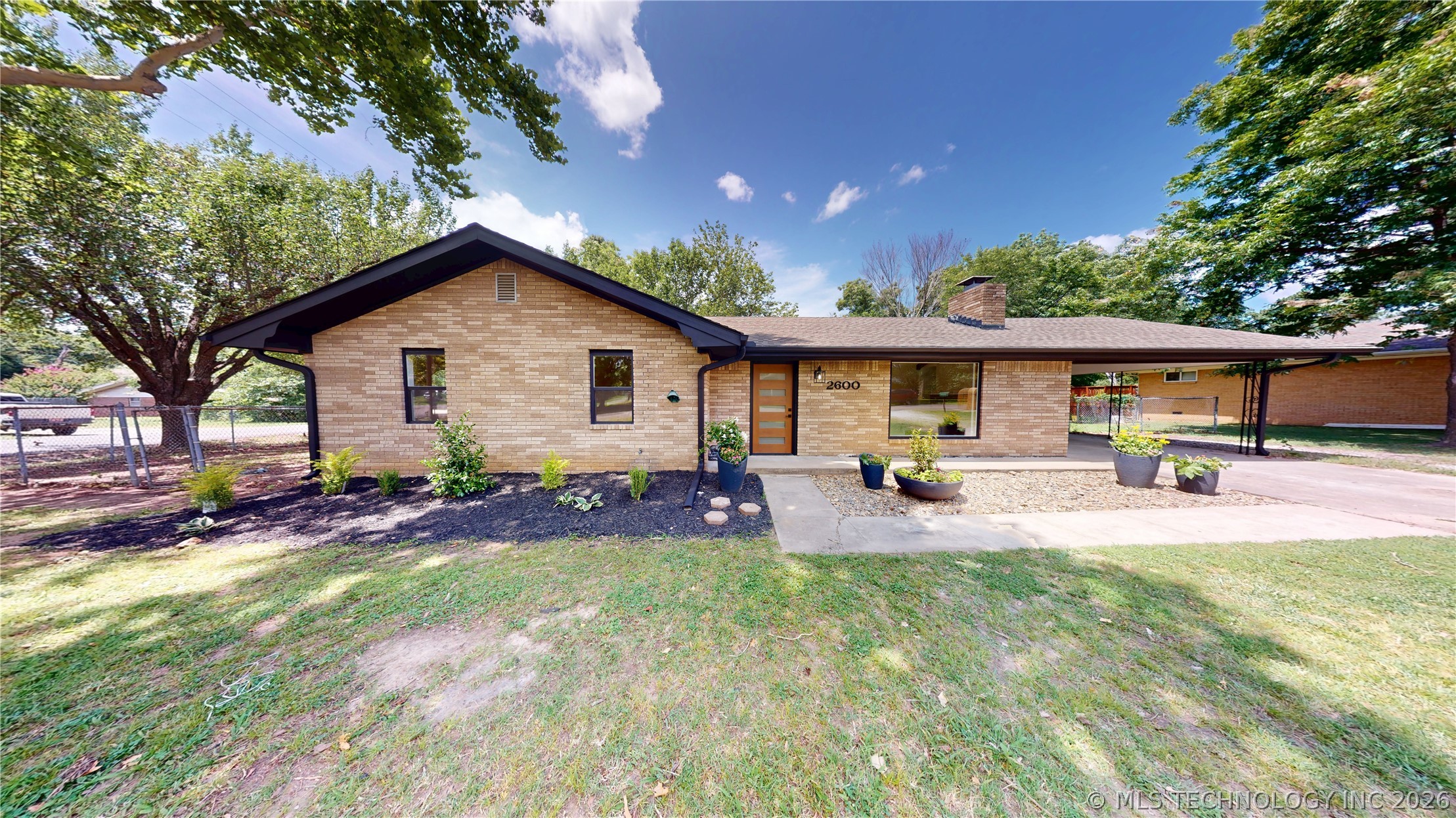 2600 Woodland