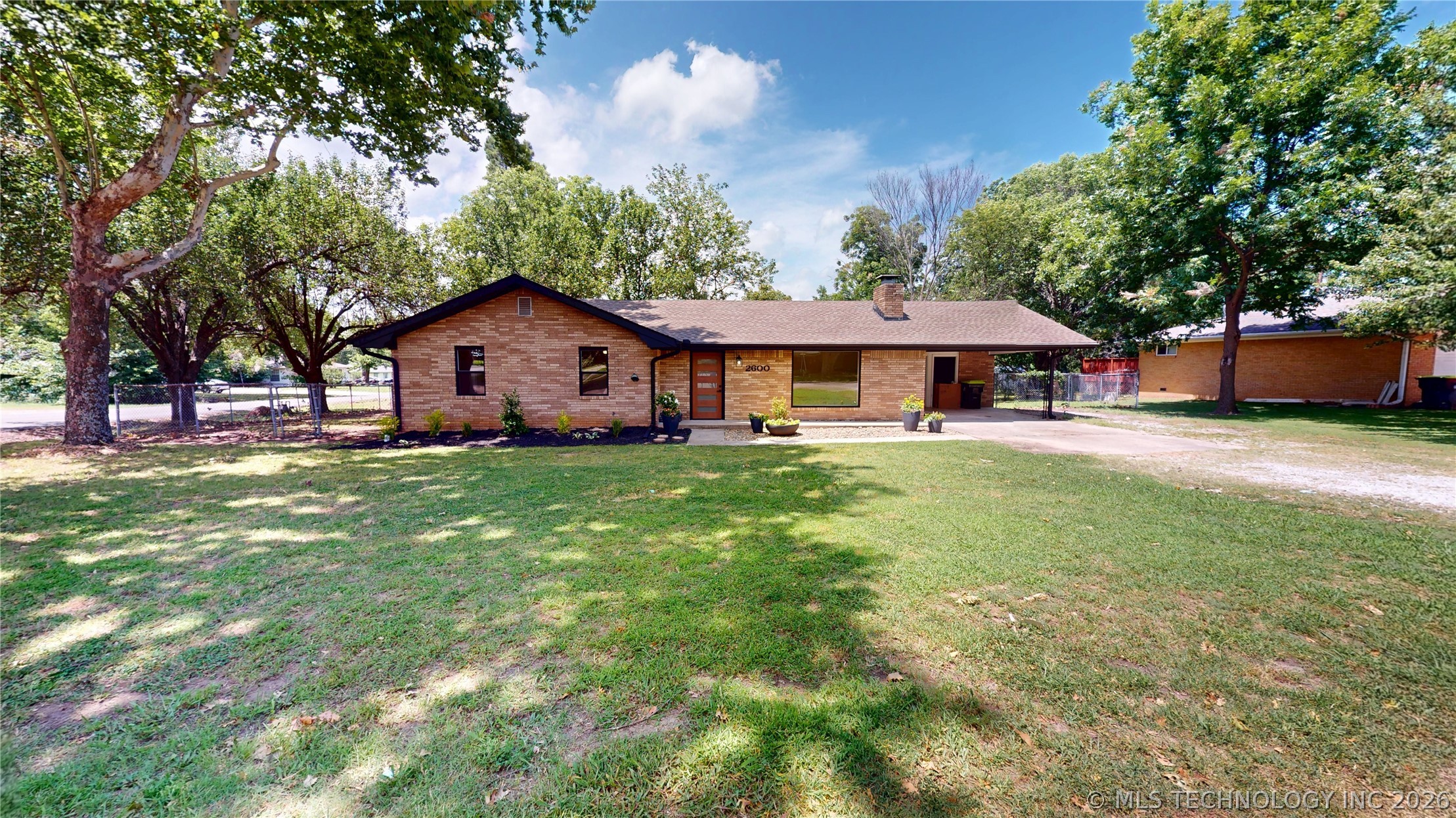 2600 Woodland