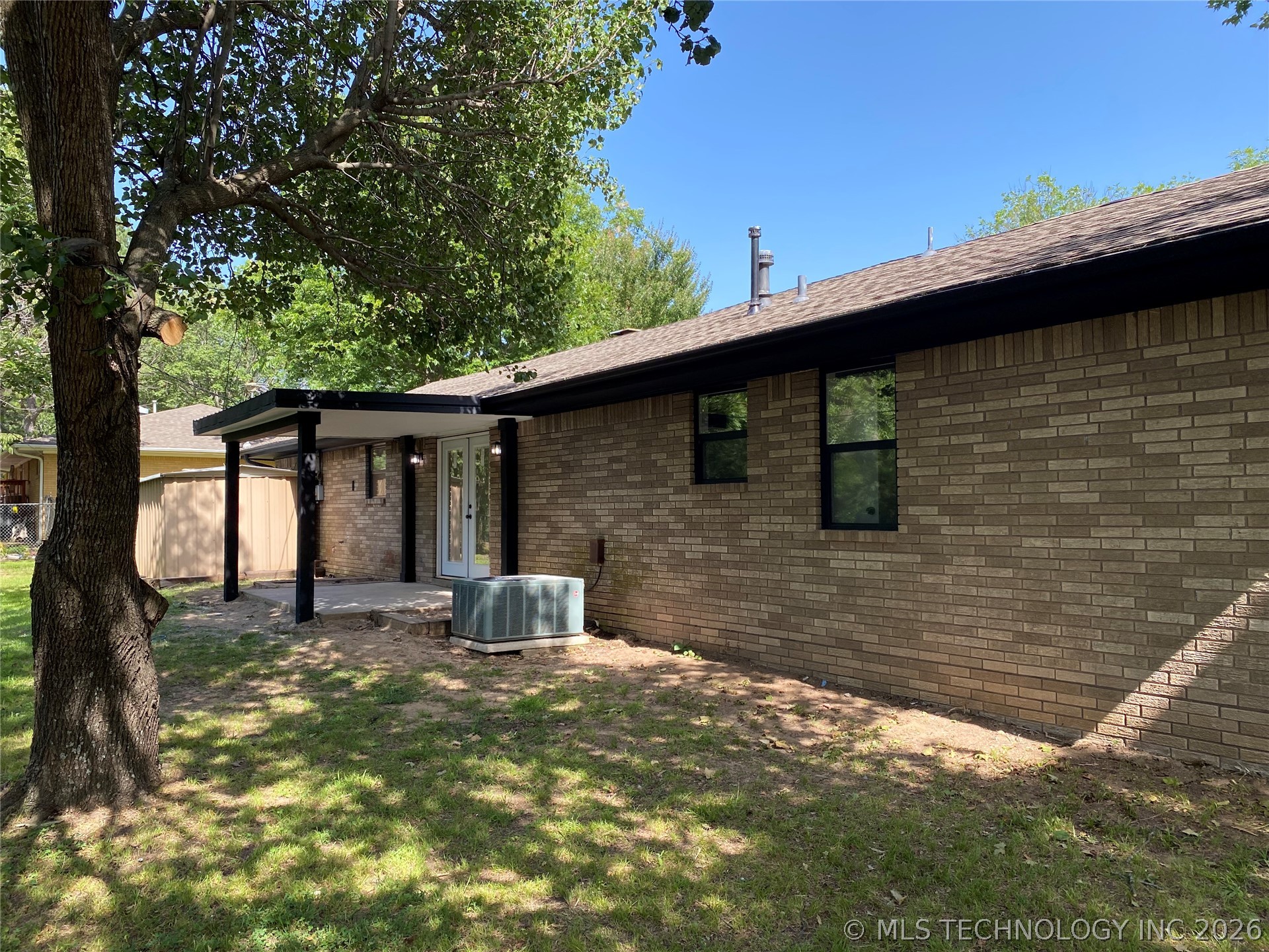 2600 Woodland