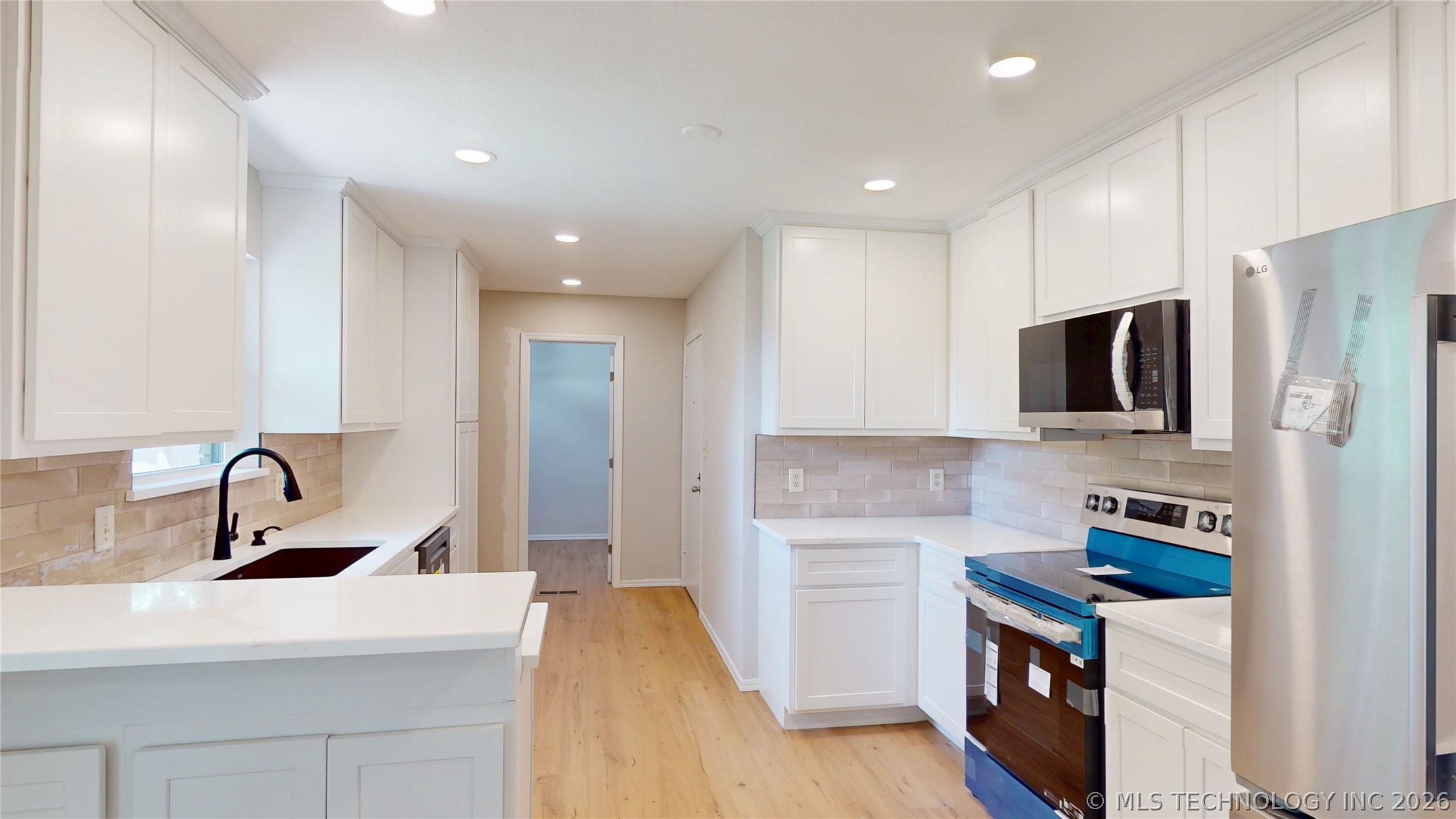 2600 Woodland