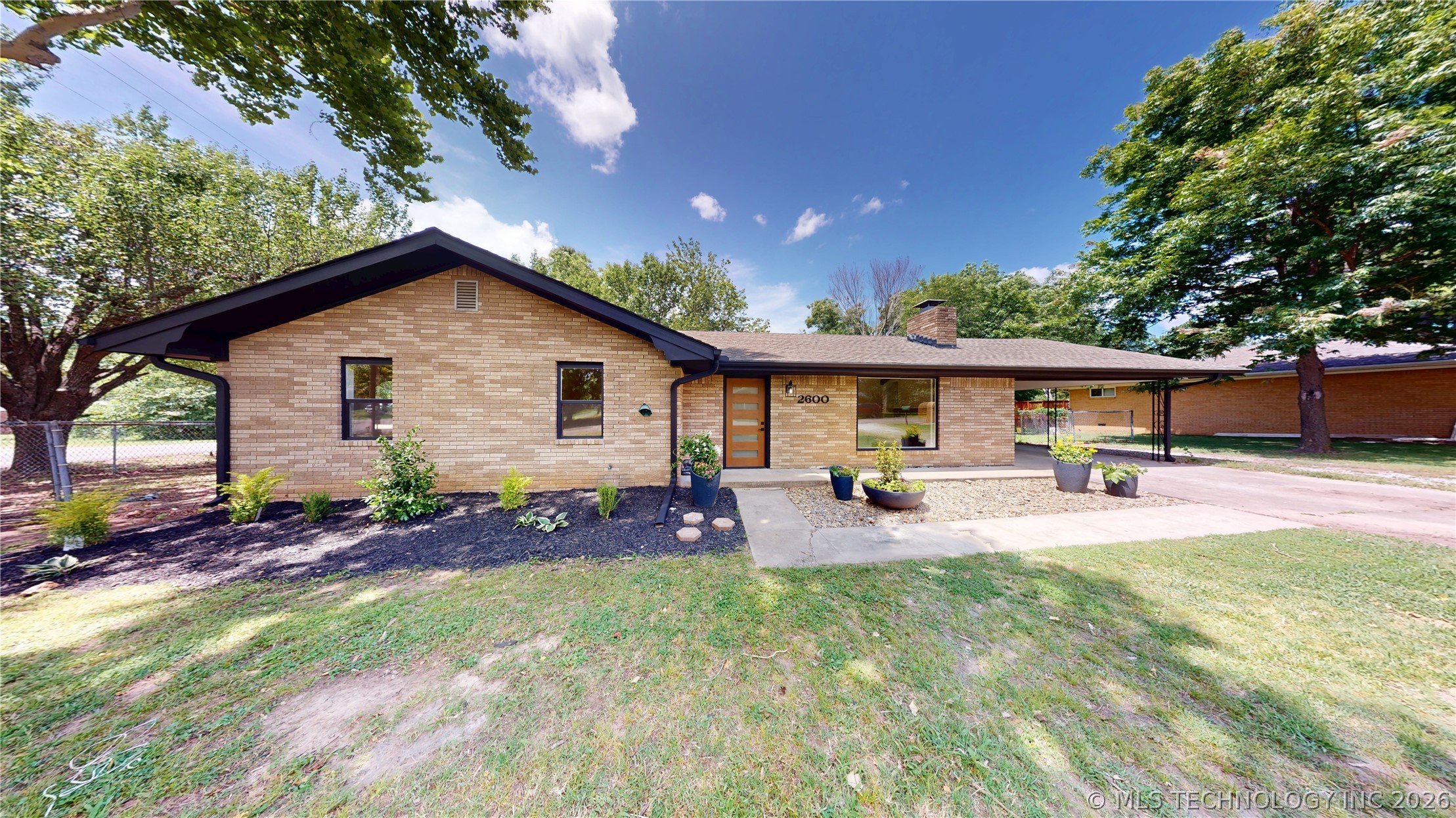 2600 Woodland
