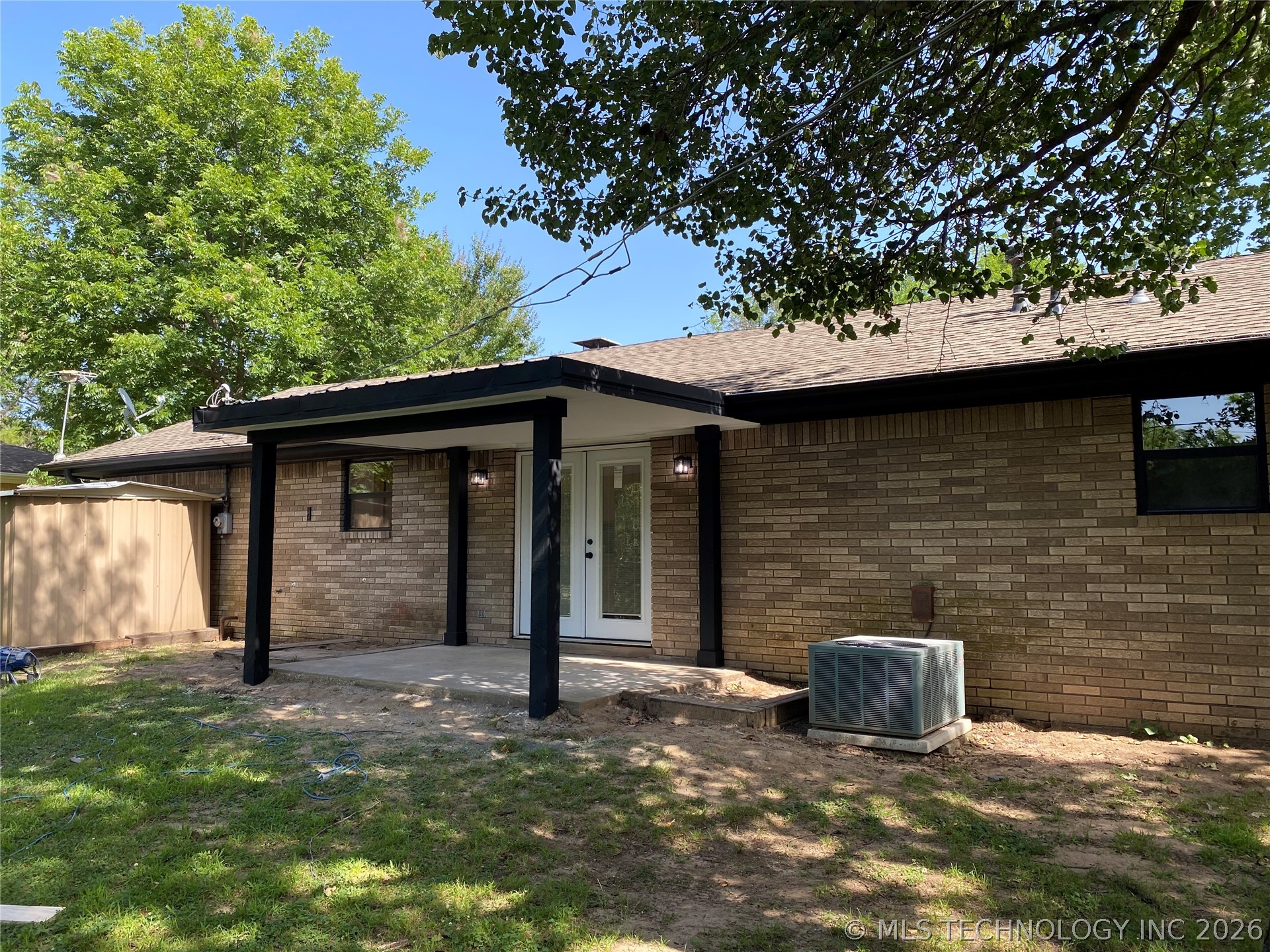 2600 Woodland