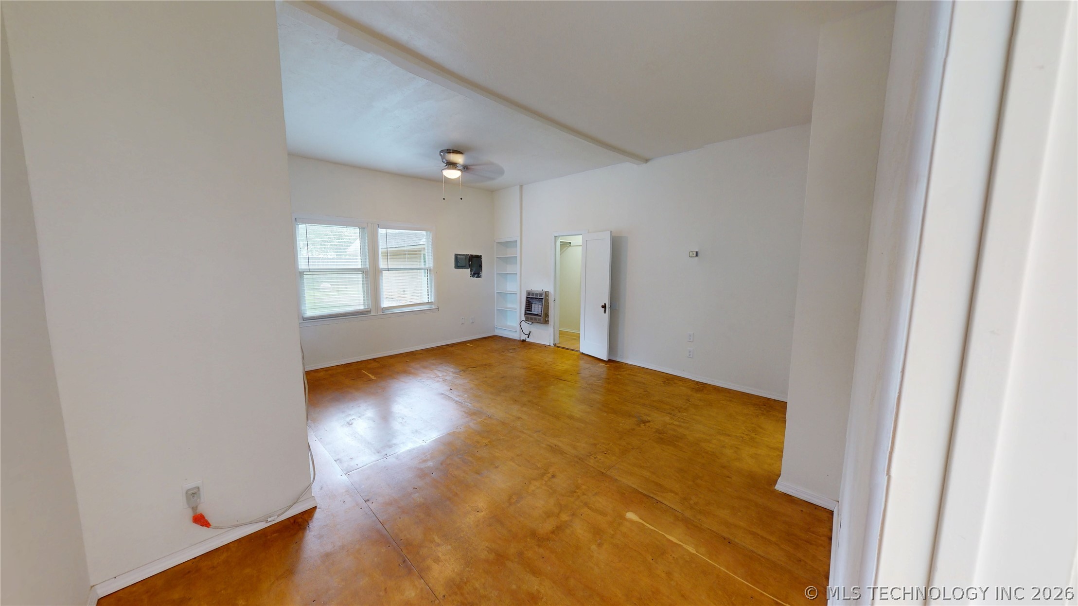 817 E 15th