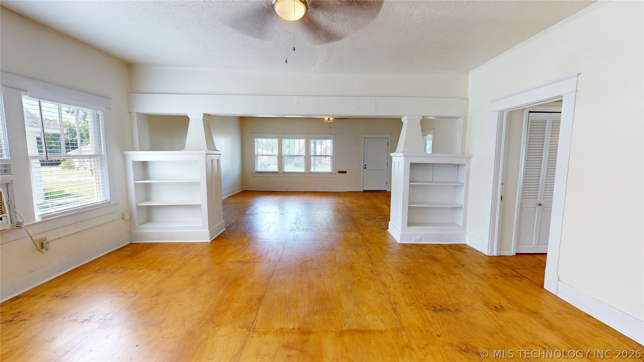 817 E 15th