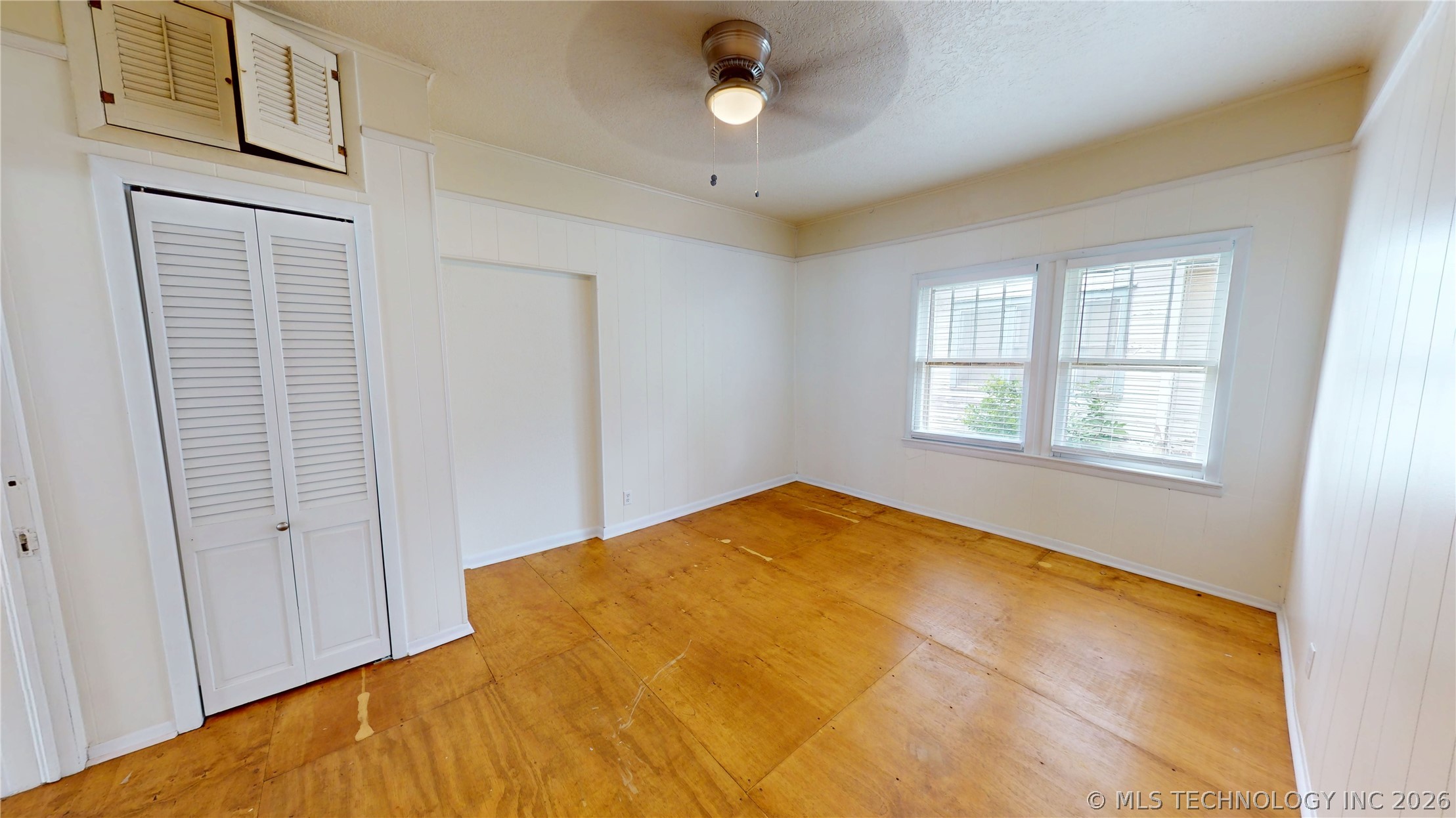 817 E 15th