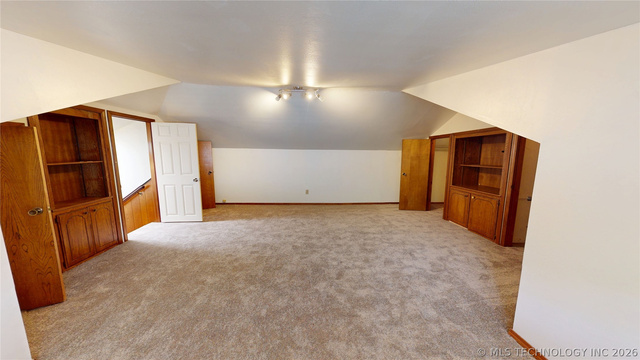 817 E 15th