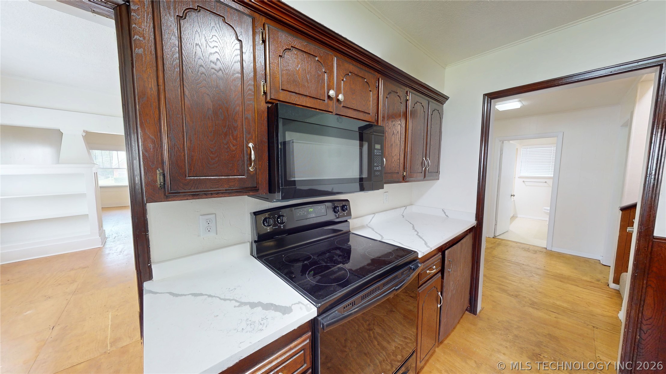 817 E 15th