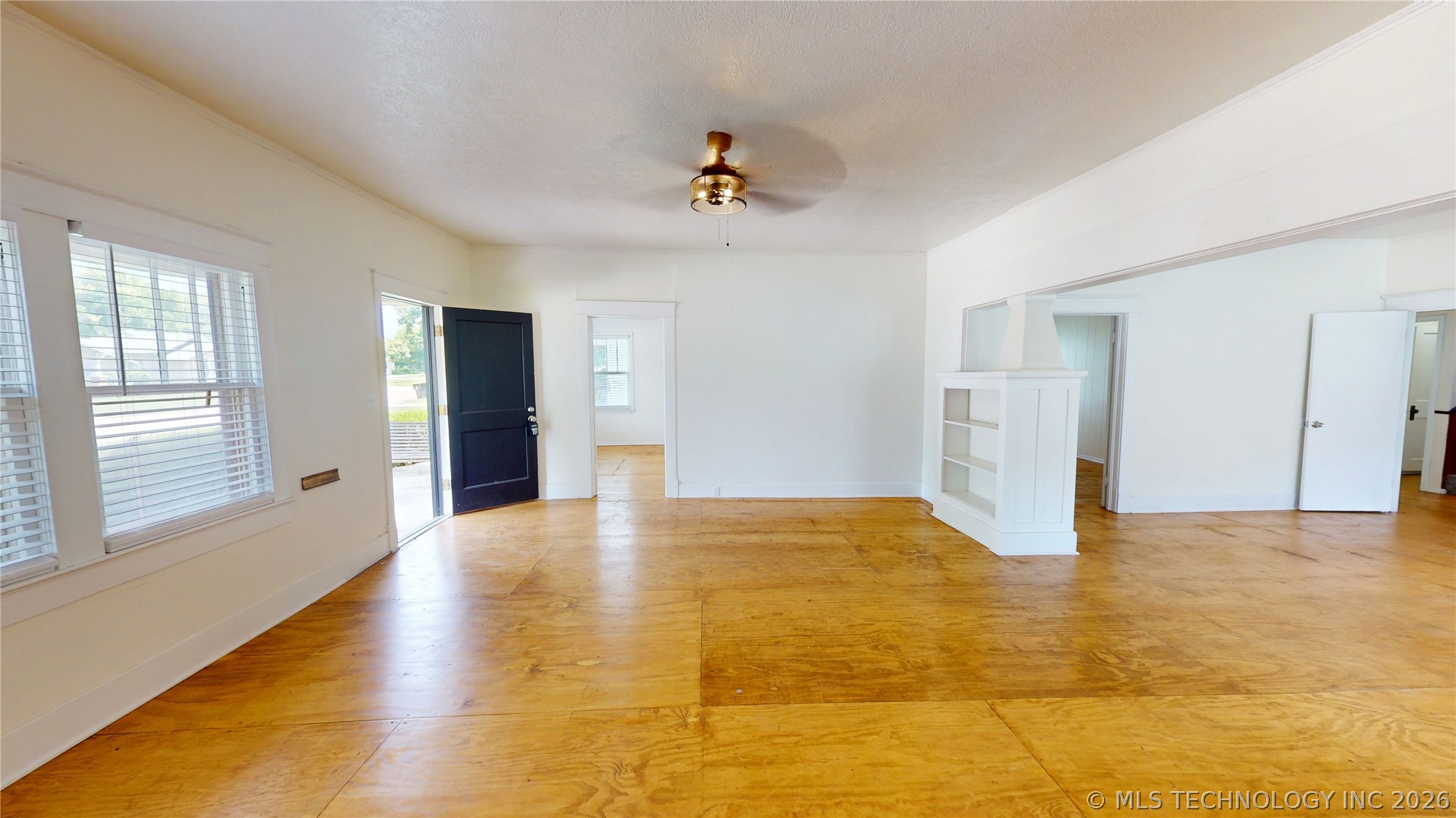 817 E 15th