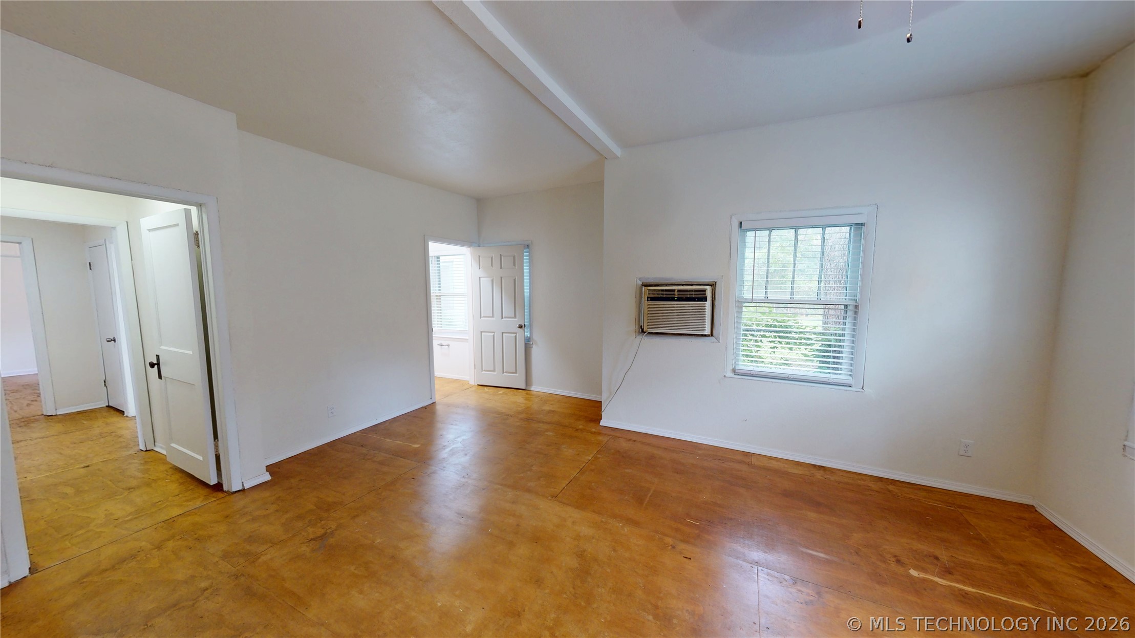 817 E 15th