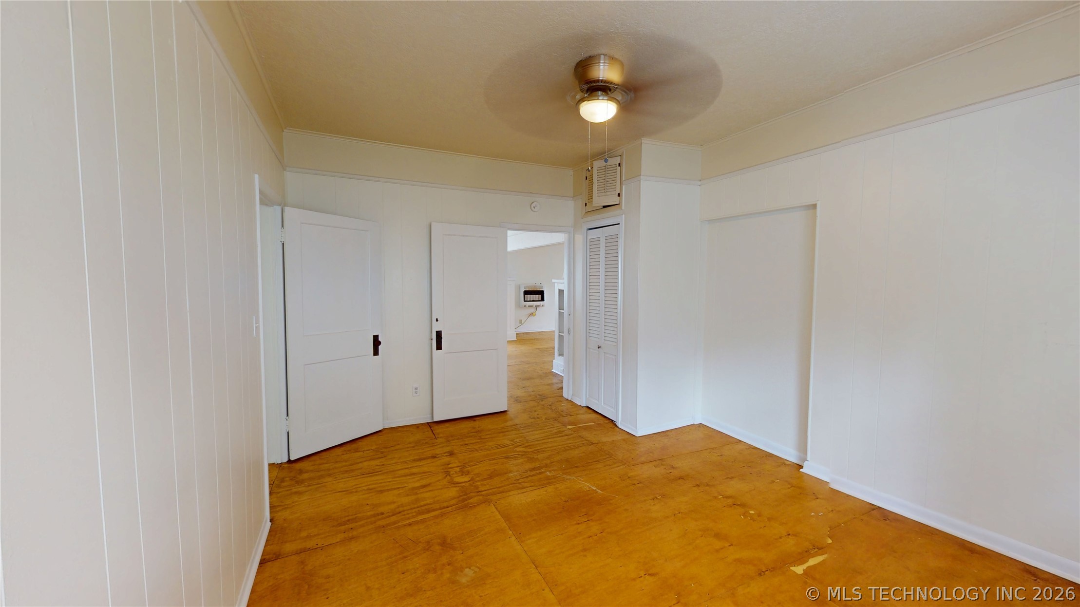 817 E 15th