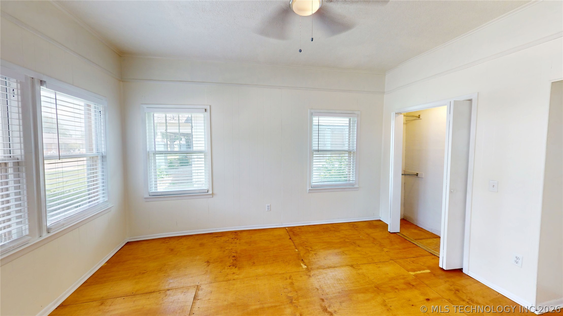 817 E 15th
