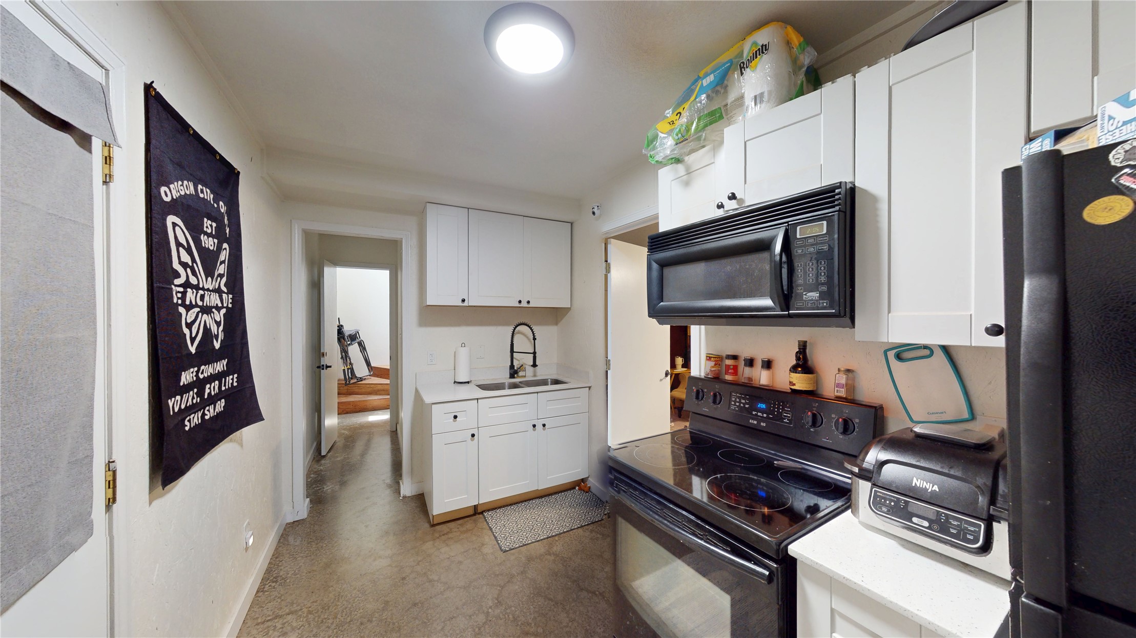 817 E 15th