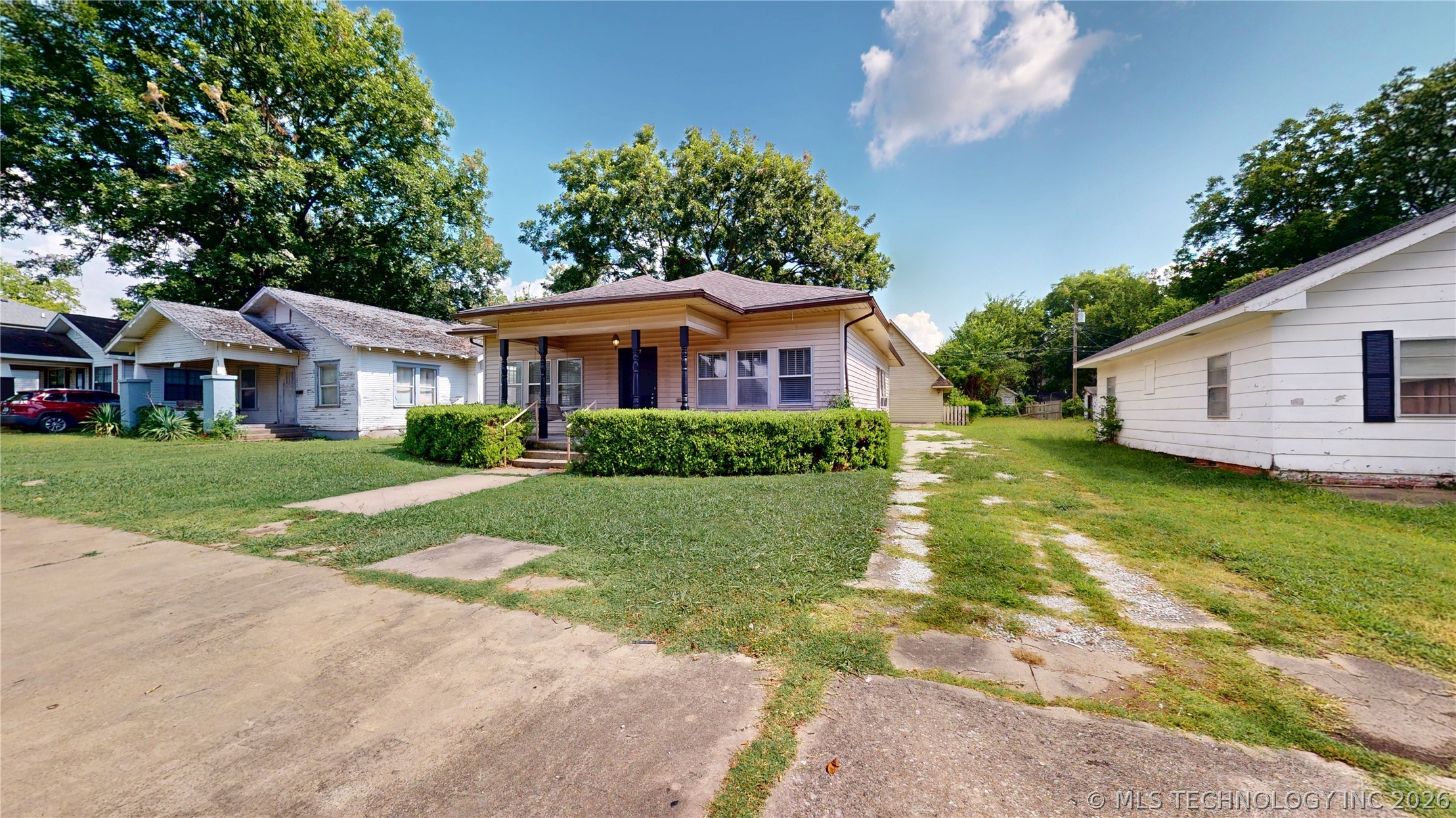 817 E 15th