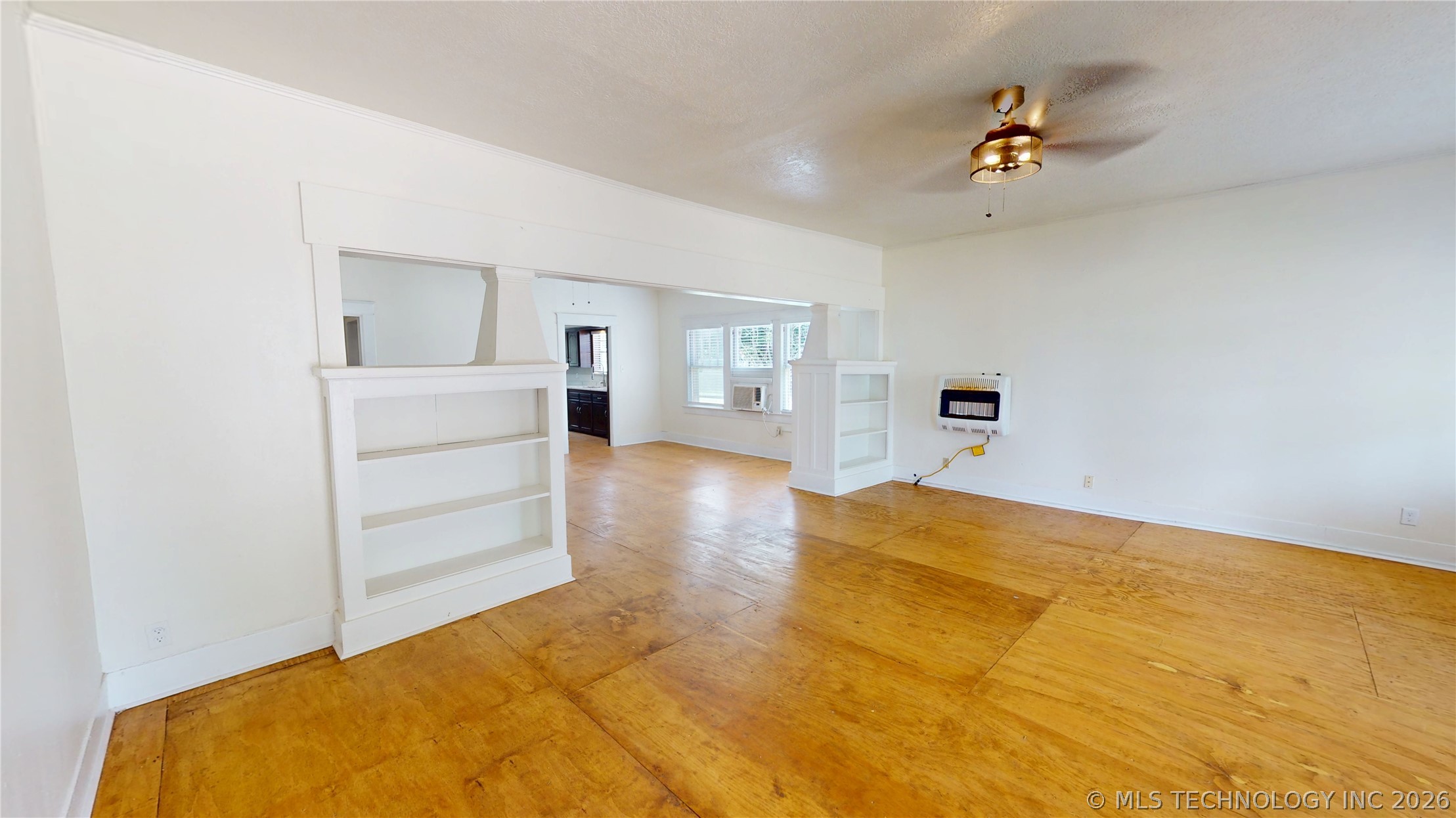 817 E 15th