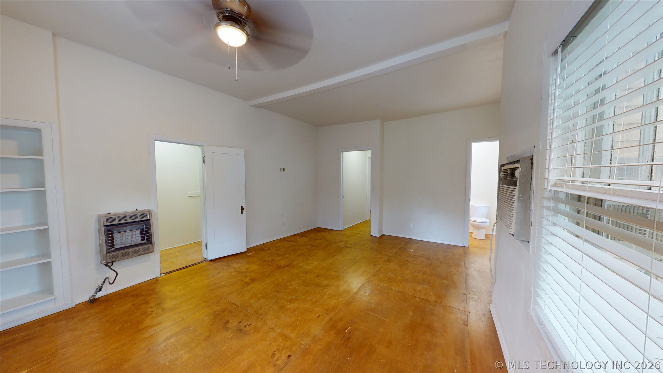 817 E 15th