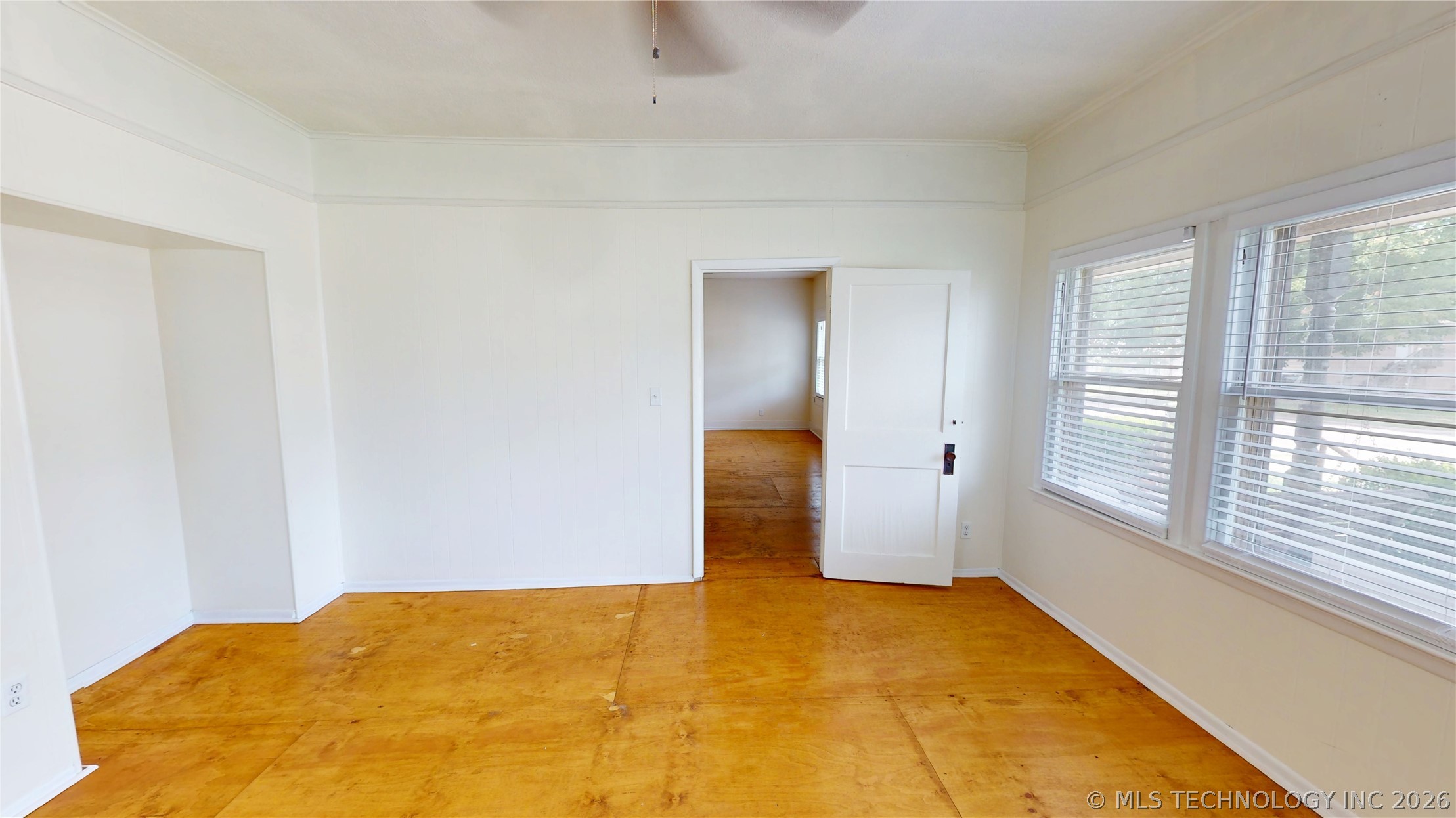 817 E 15th