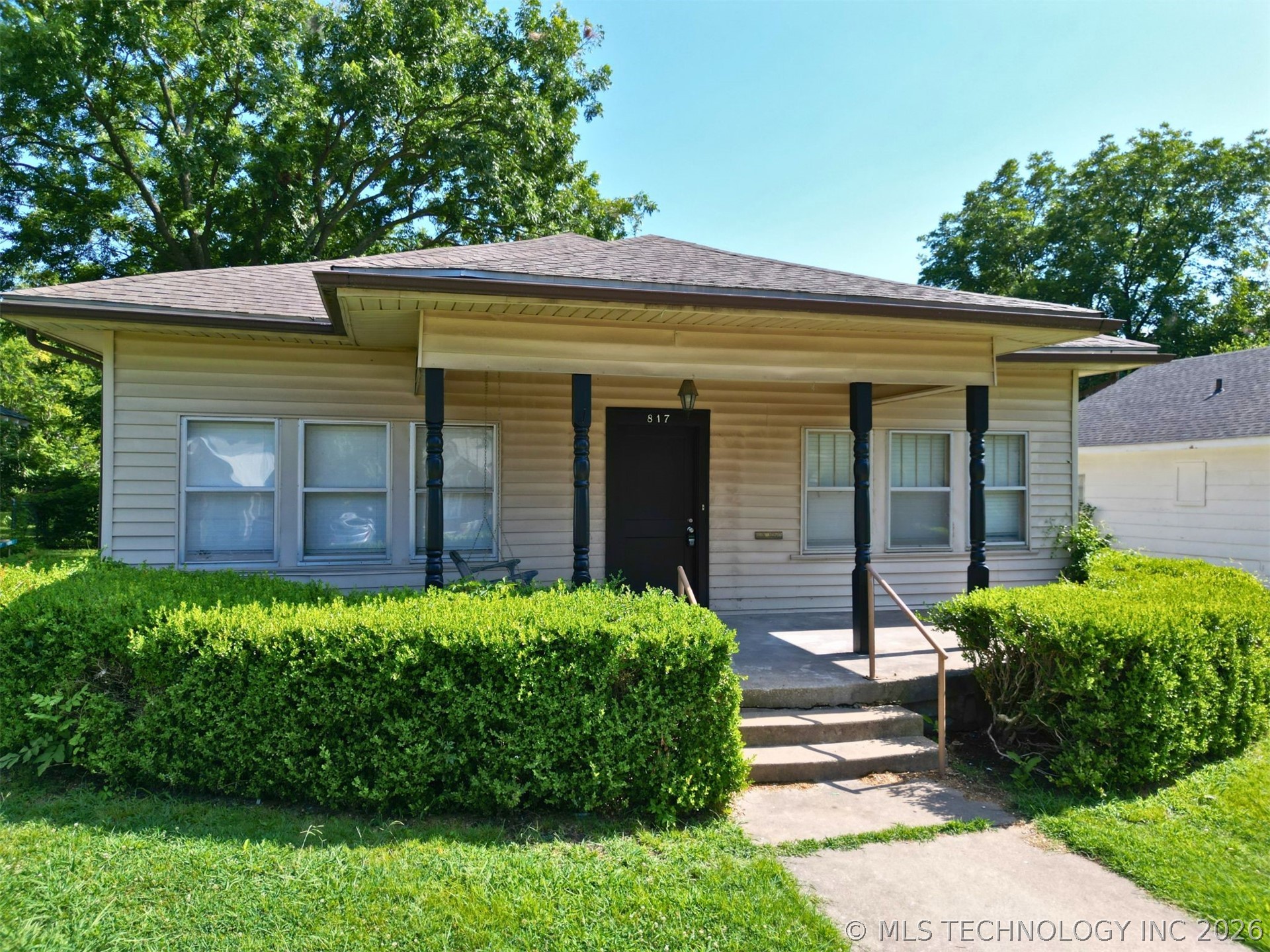 817 E 15th