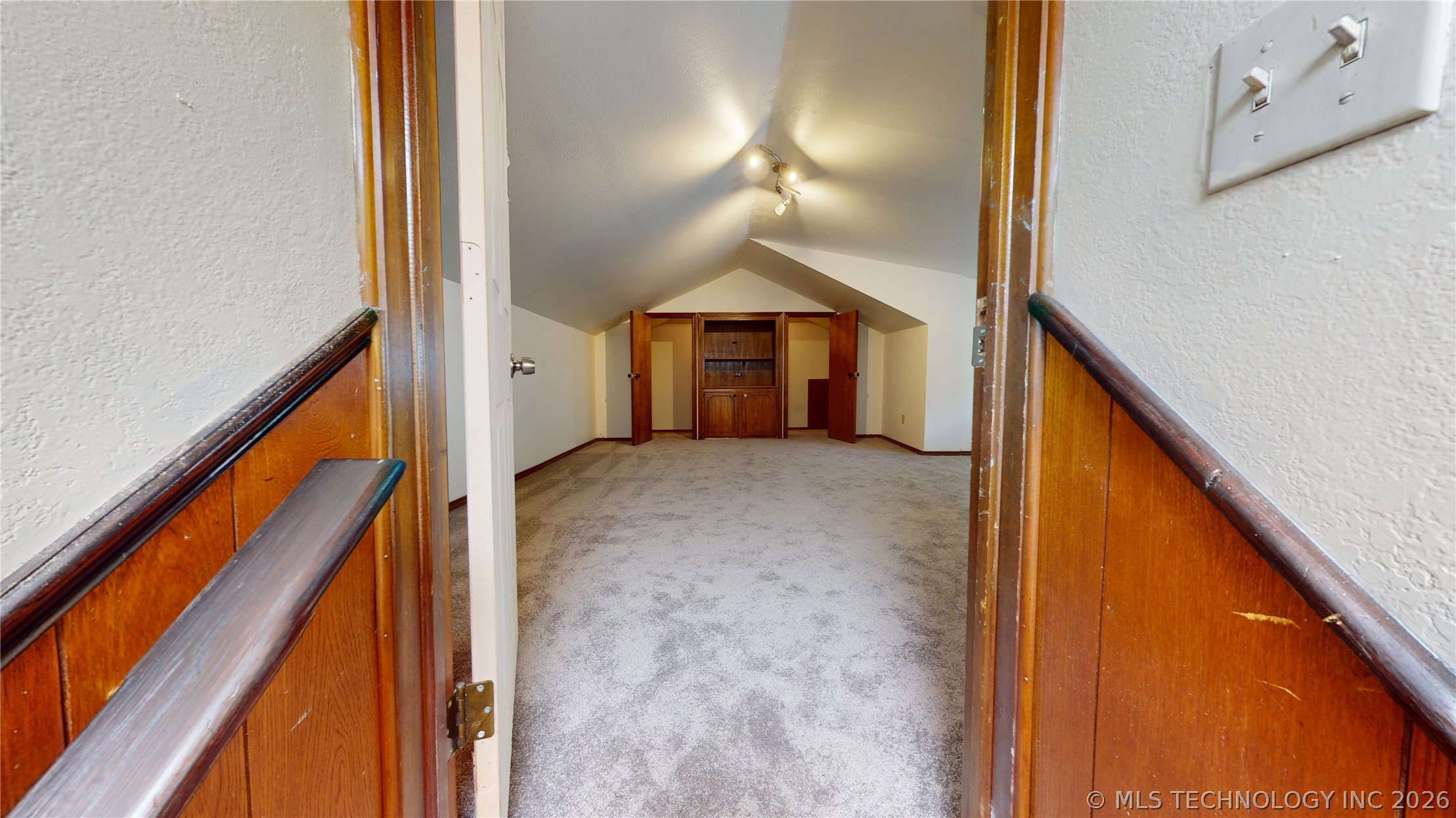 817 E 15th