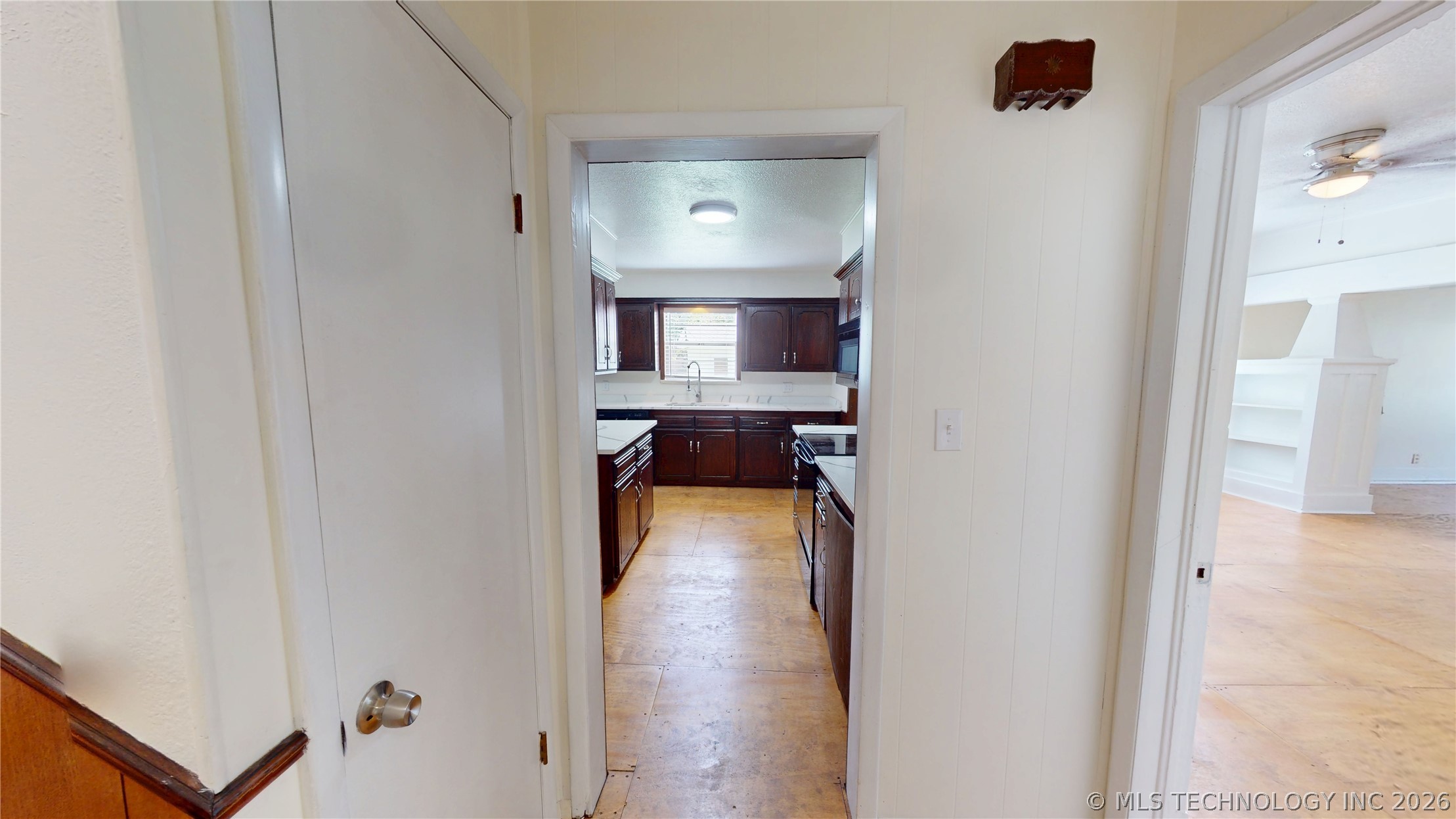817 E 15th