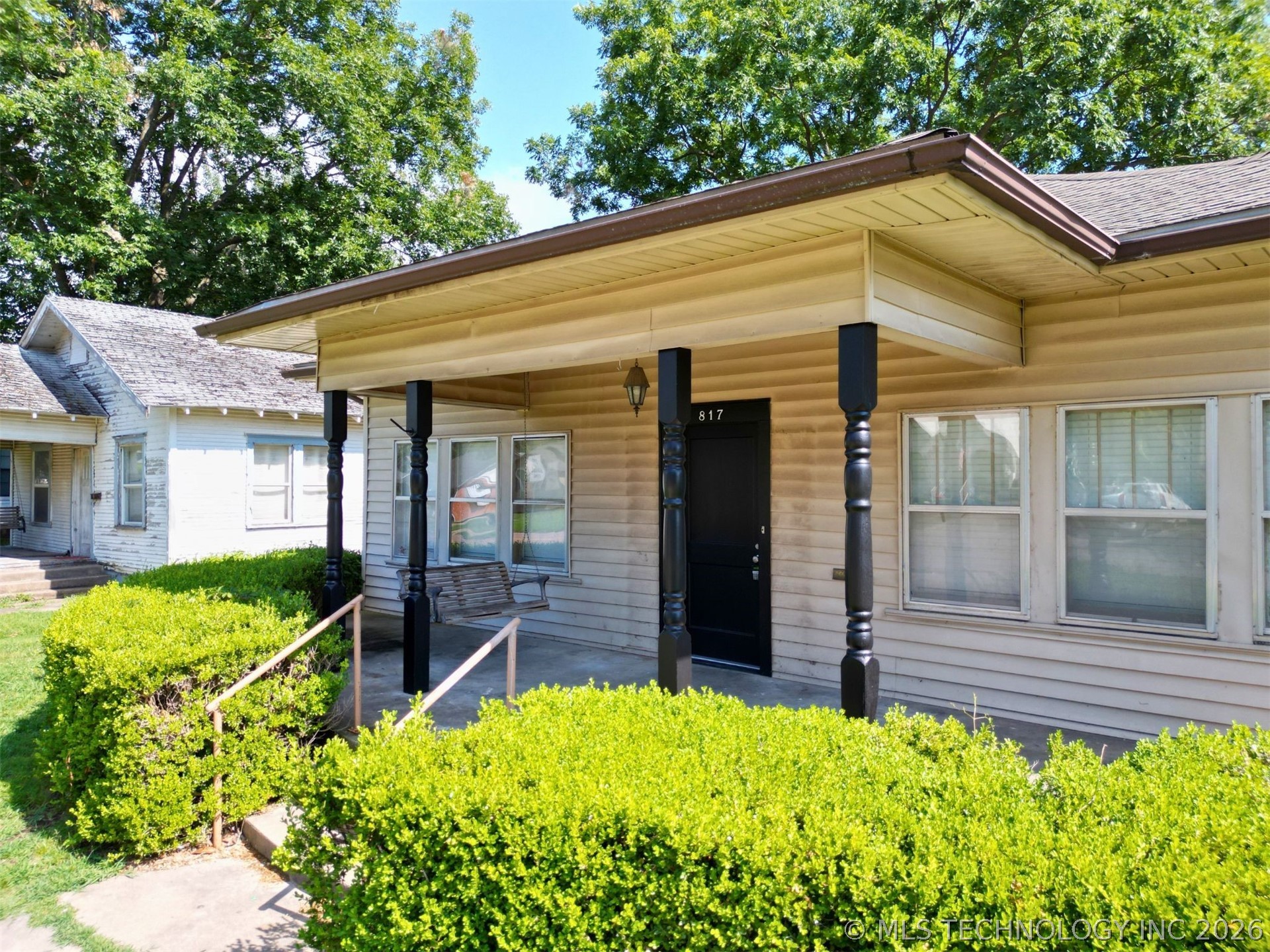 817 E 15th