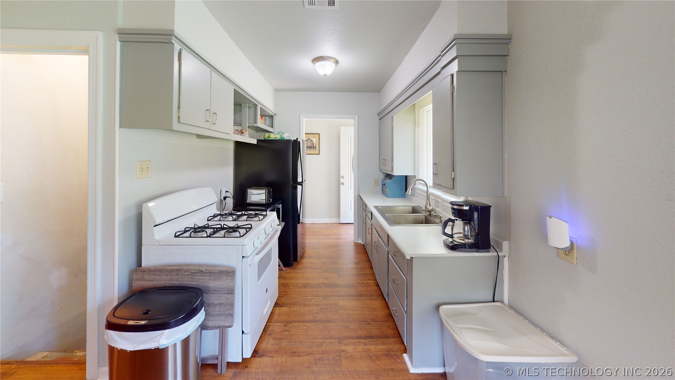 1427 Pine