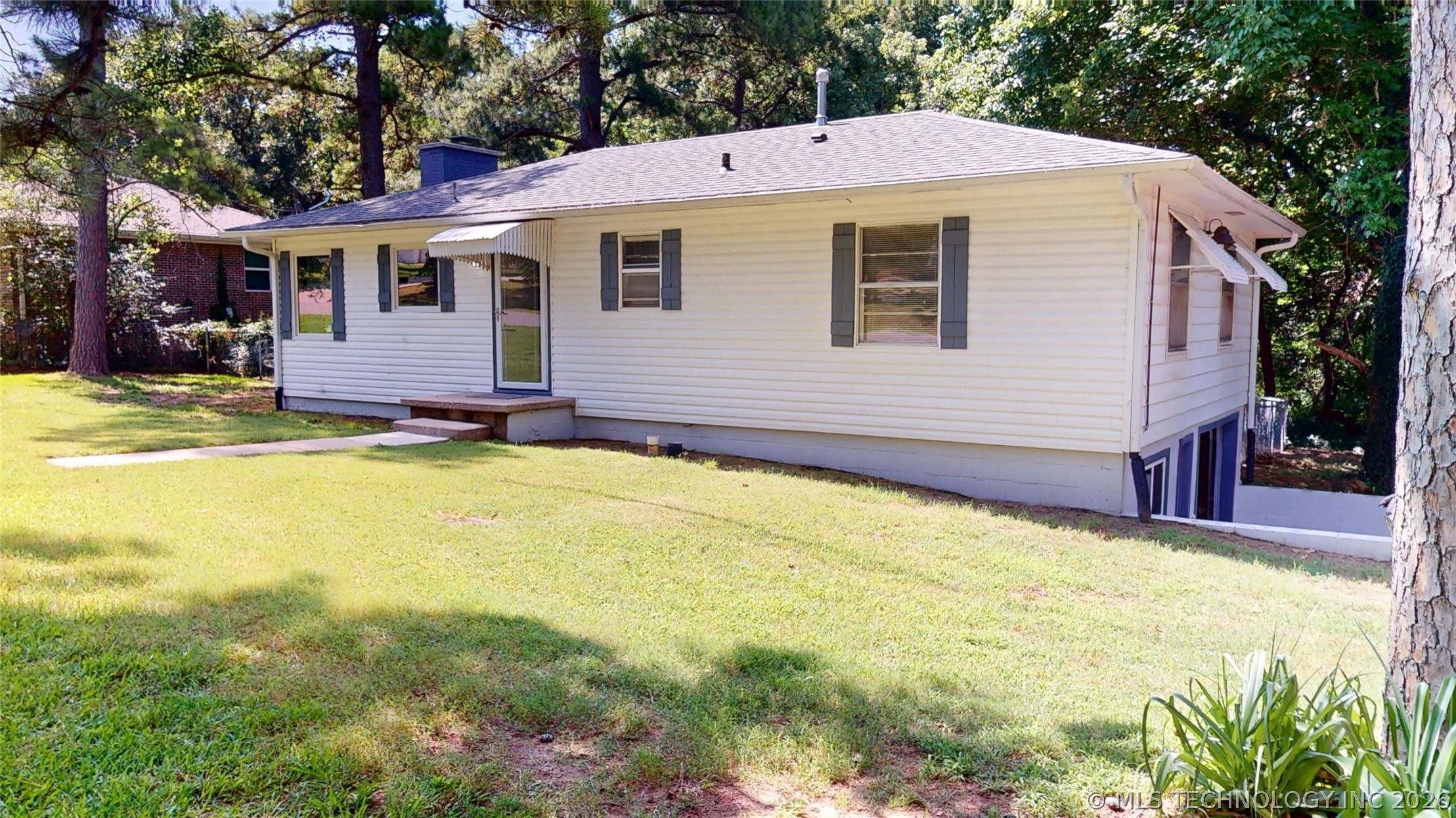 1427 Pine